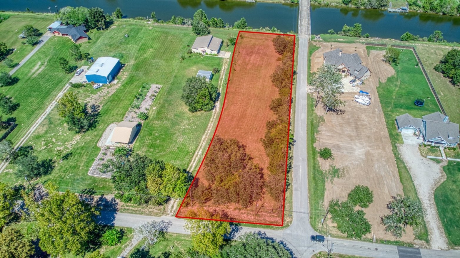 8614 Robinson Road, Hitchcock, TX 77563