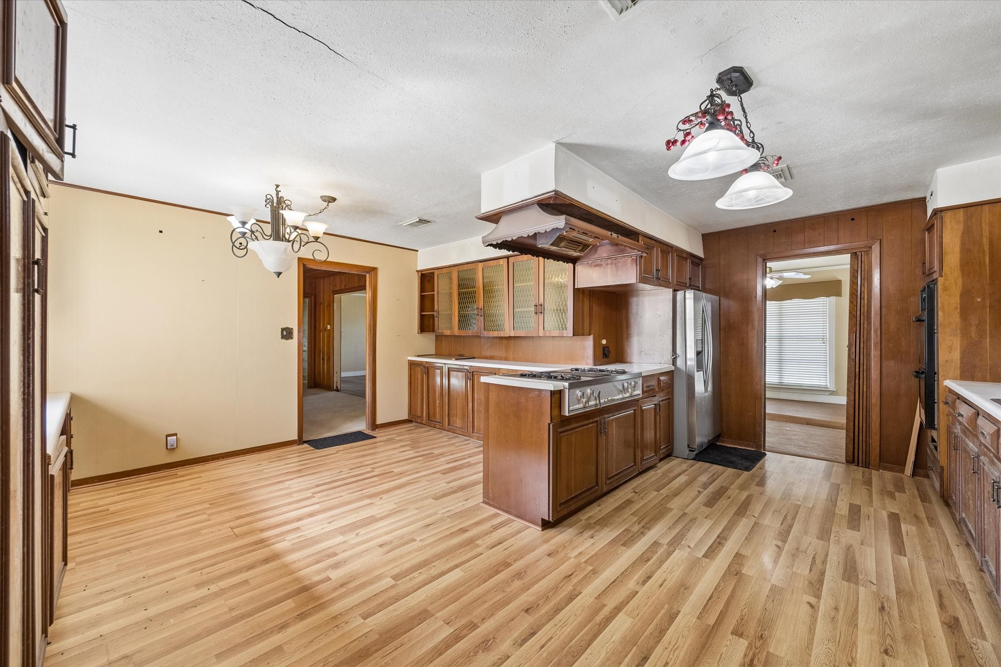1513 County Road 210, Angleton, TX 77515