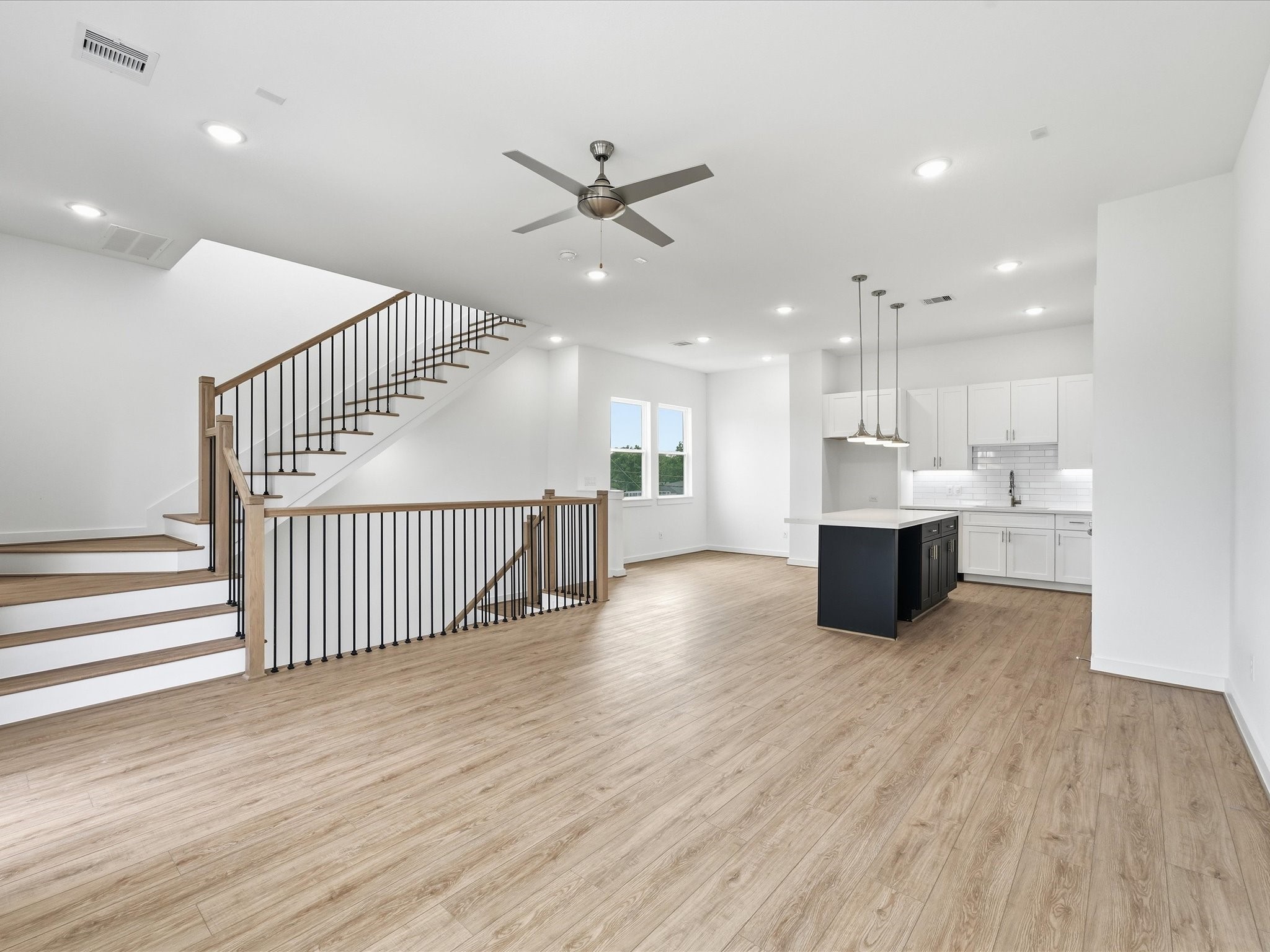 7451 LaSalette St, Houston, TX 77021