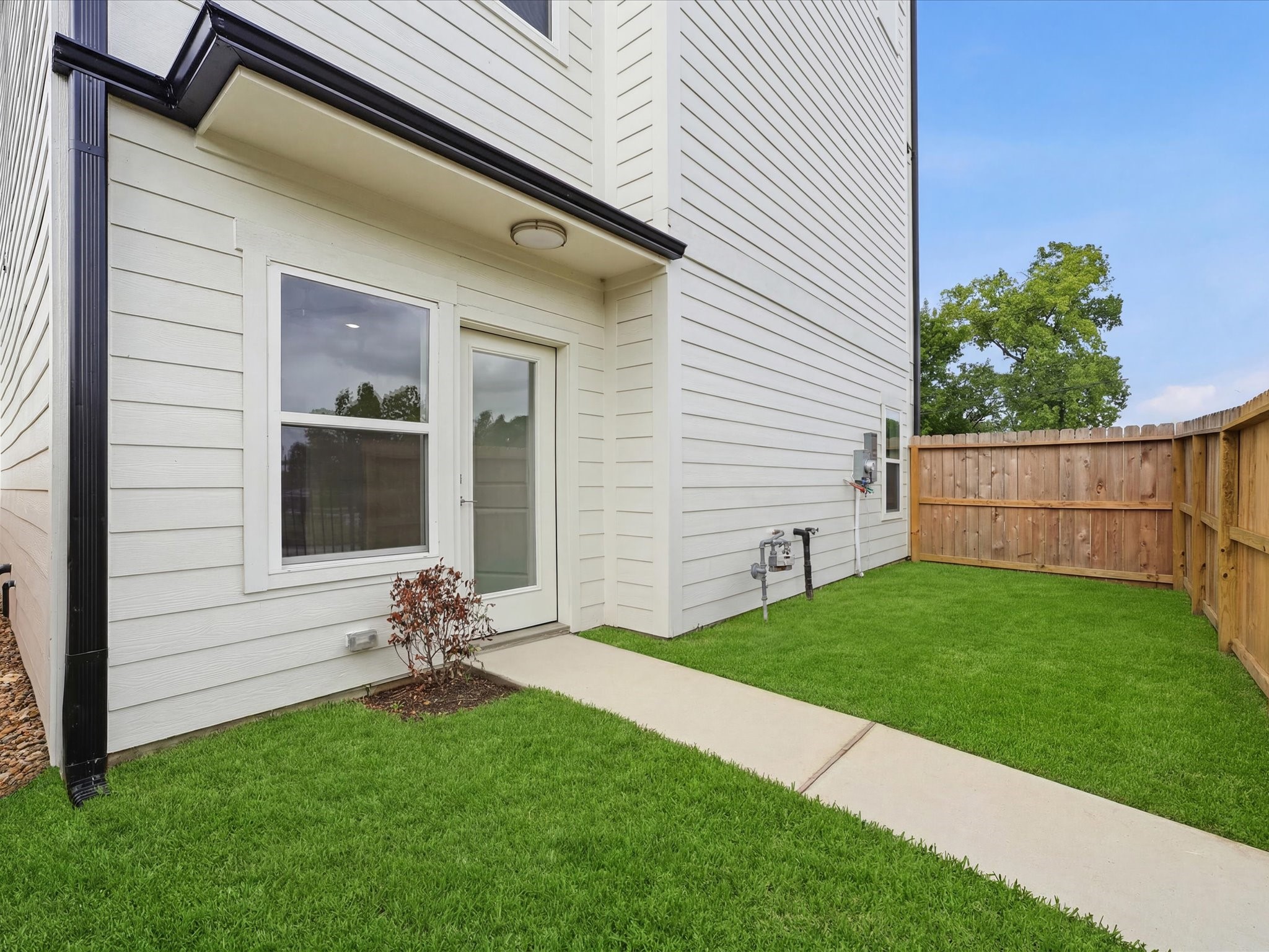 7451 LaSalette St, Houston, TX 77021