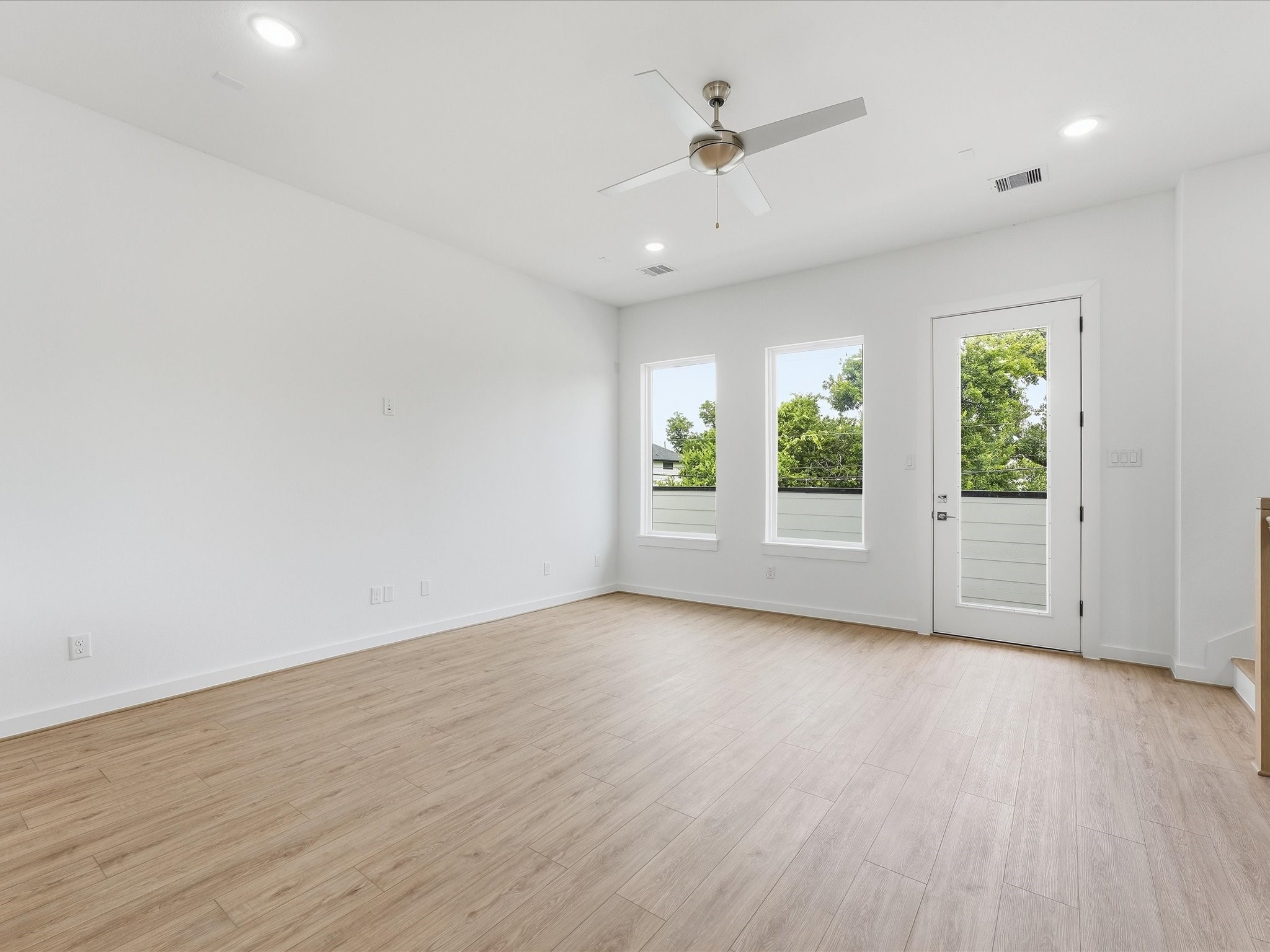 7451 LaSalette St, Houston, TX 77021