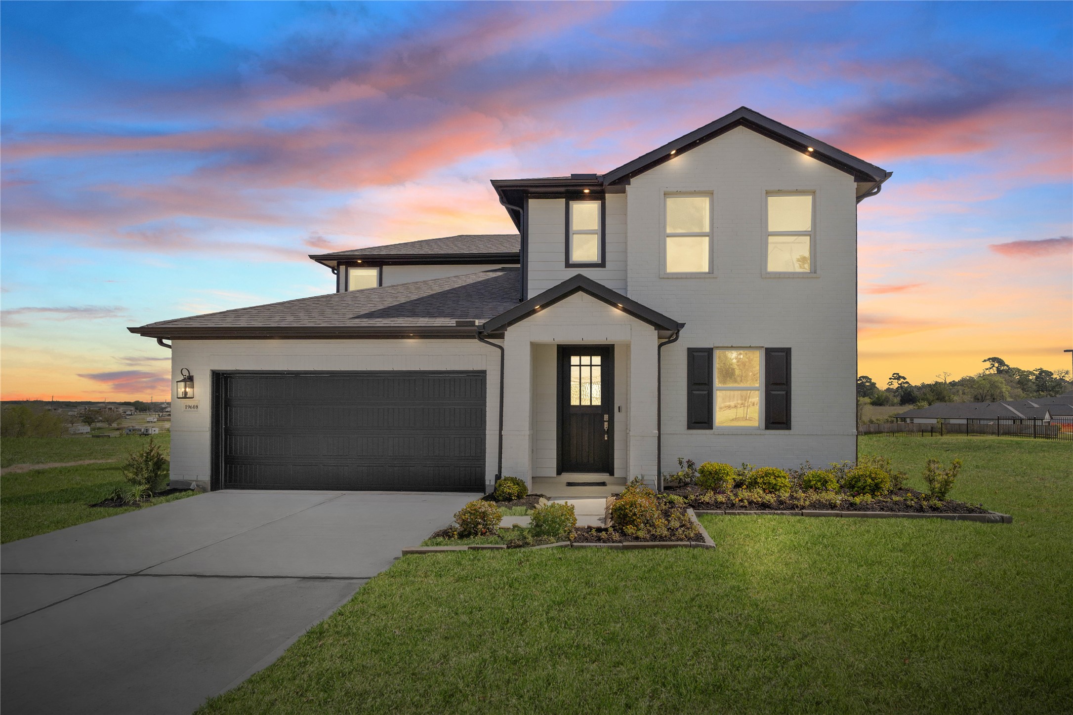 Welcome home to 19608 Montgomery Ridge Way located in Montgomery Ridge and zoned to Montgomery ISD.