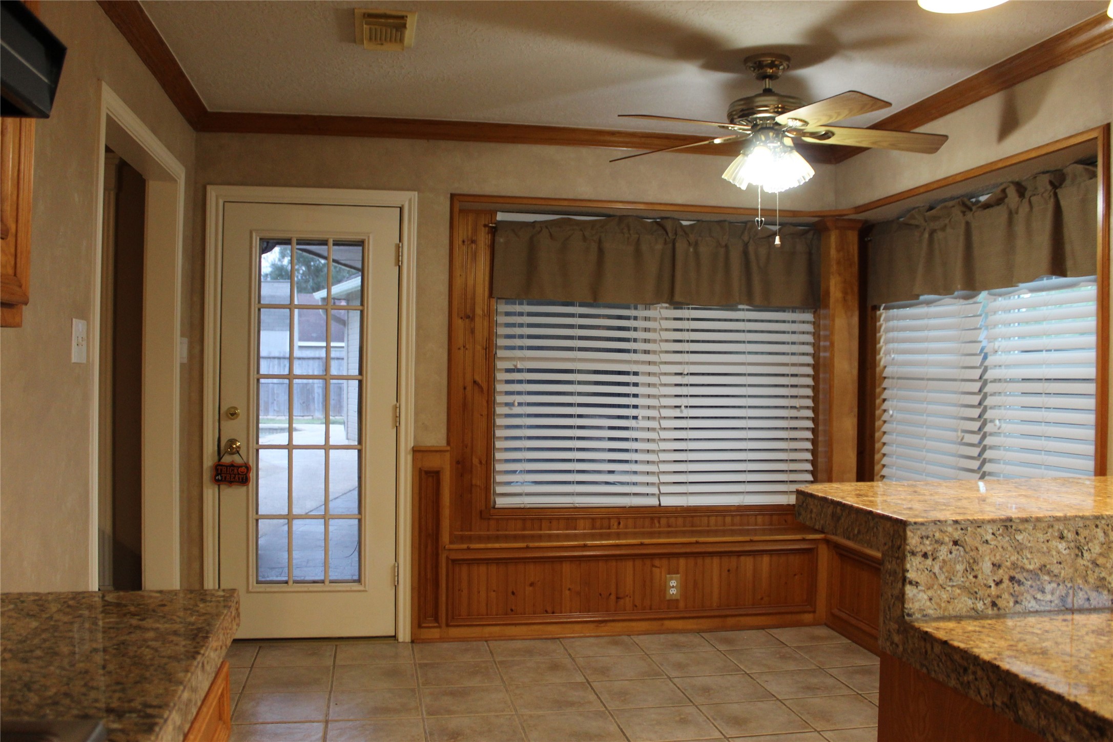 Breakfast area i kitchen
