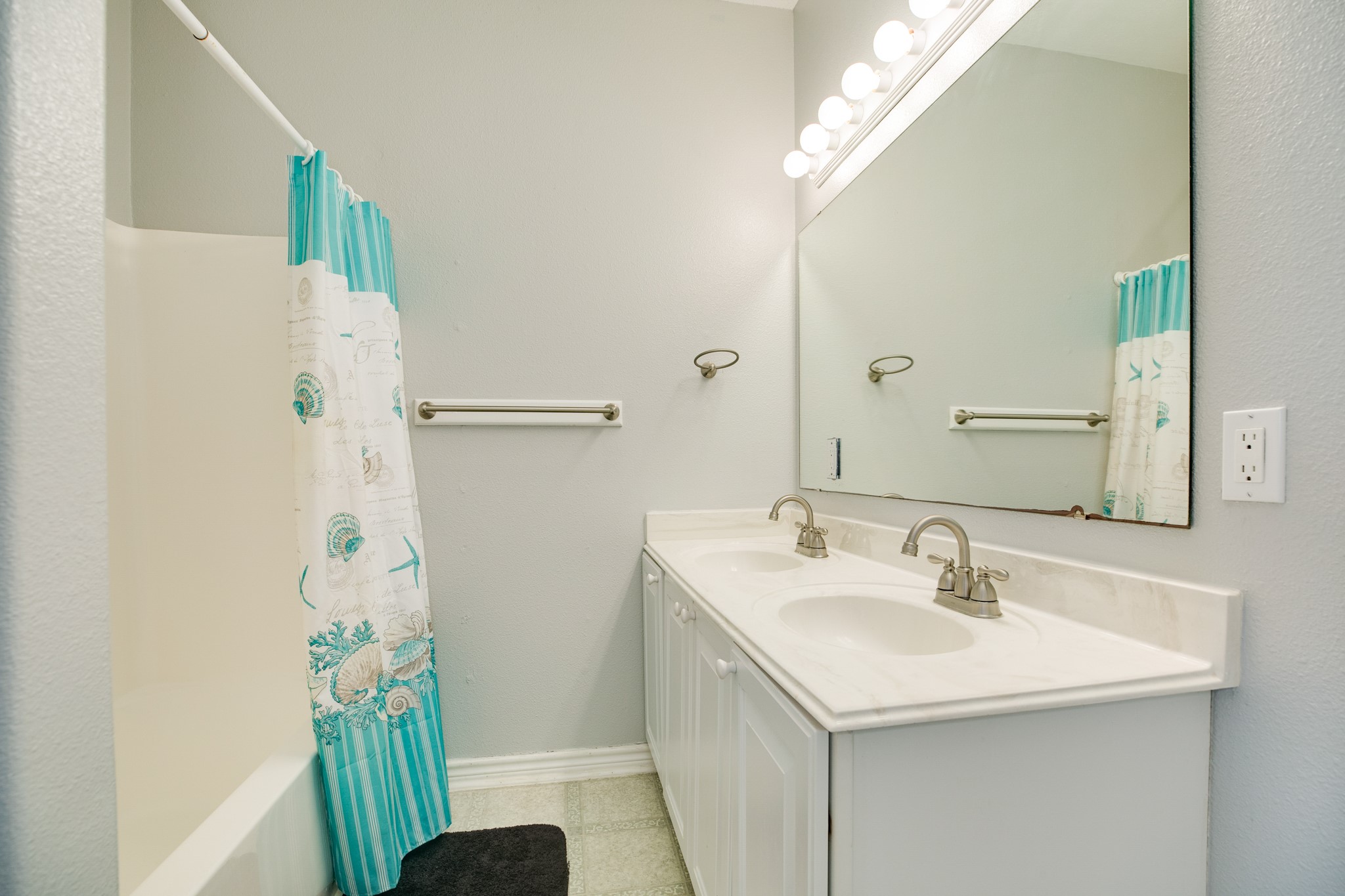 2402 Bluewater Highway, Surfside Beach, TX 77541