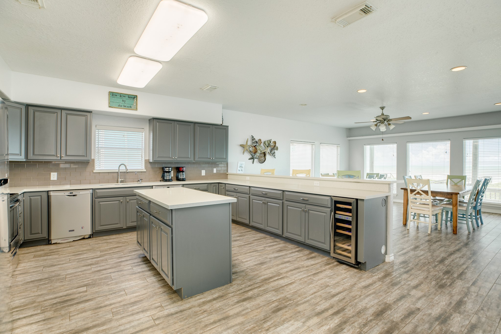 2402 Bluewater Highway, Surfside Beach, TX 77541