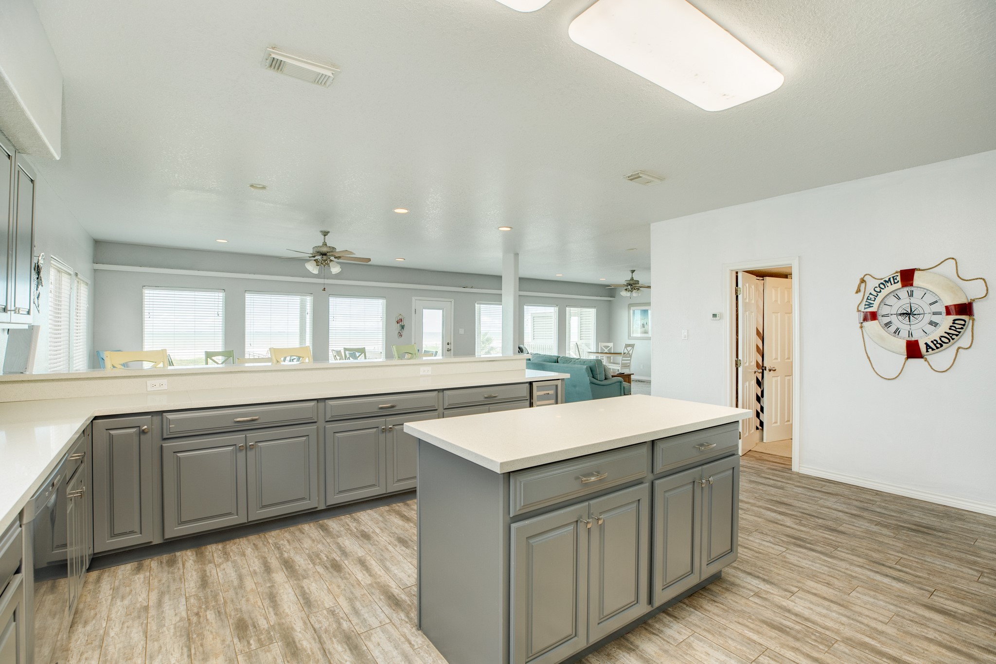 2402 Bluewater Highway, Surfside Beach, TX 77541