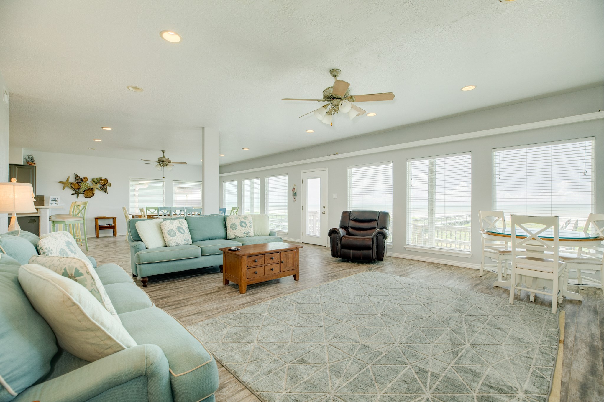 2402 Bluewater Highway, Surfside Beach, TX 77541