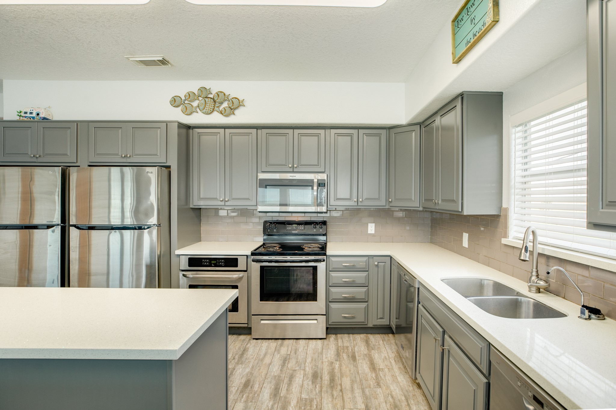 2402 Bluewater Highway, Surfside Beach, TX 77541