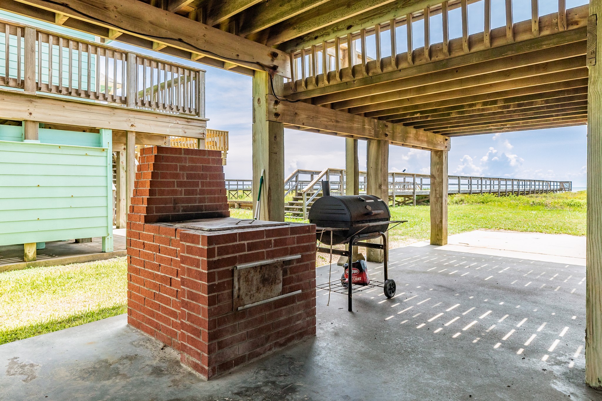 2402 Bluewater Highway, Surfside Beach, TX 77541