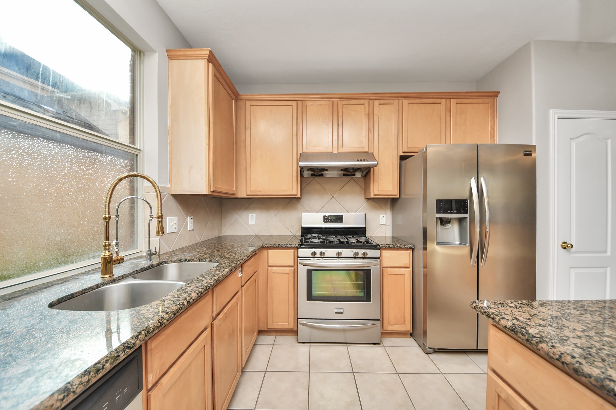 1422 Queens Bay Drive, Katy, TX 77494