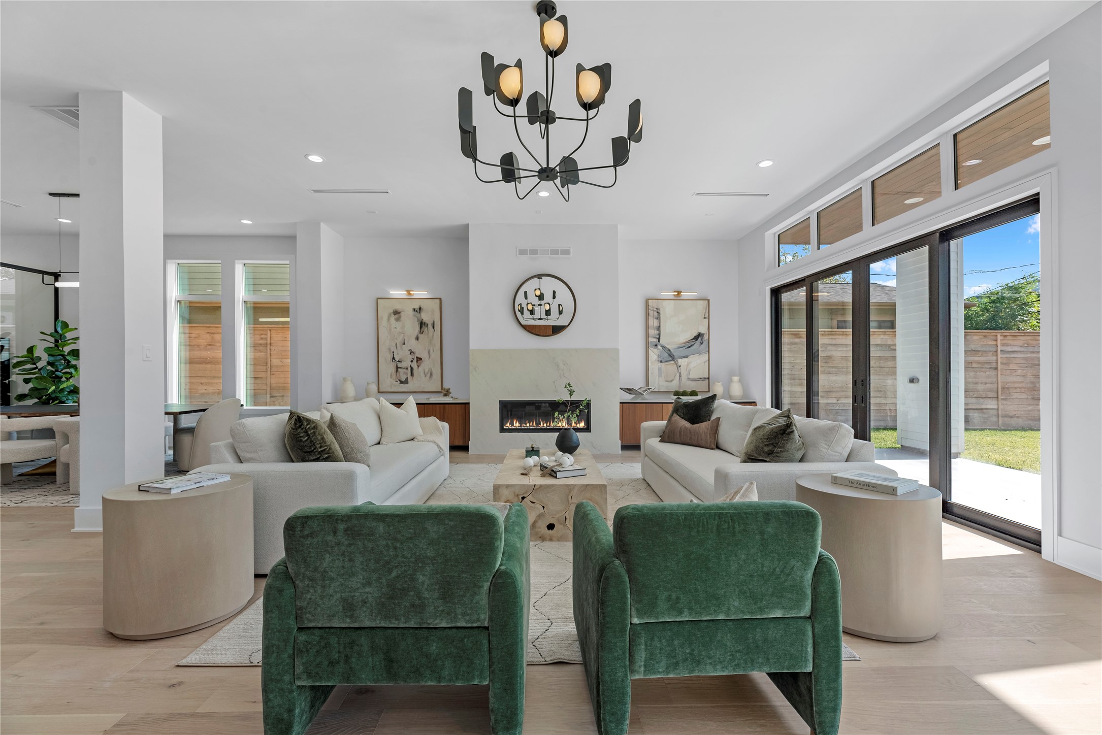 963 W 41st Street, Houston, TX 77018