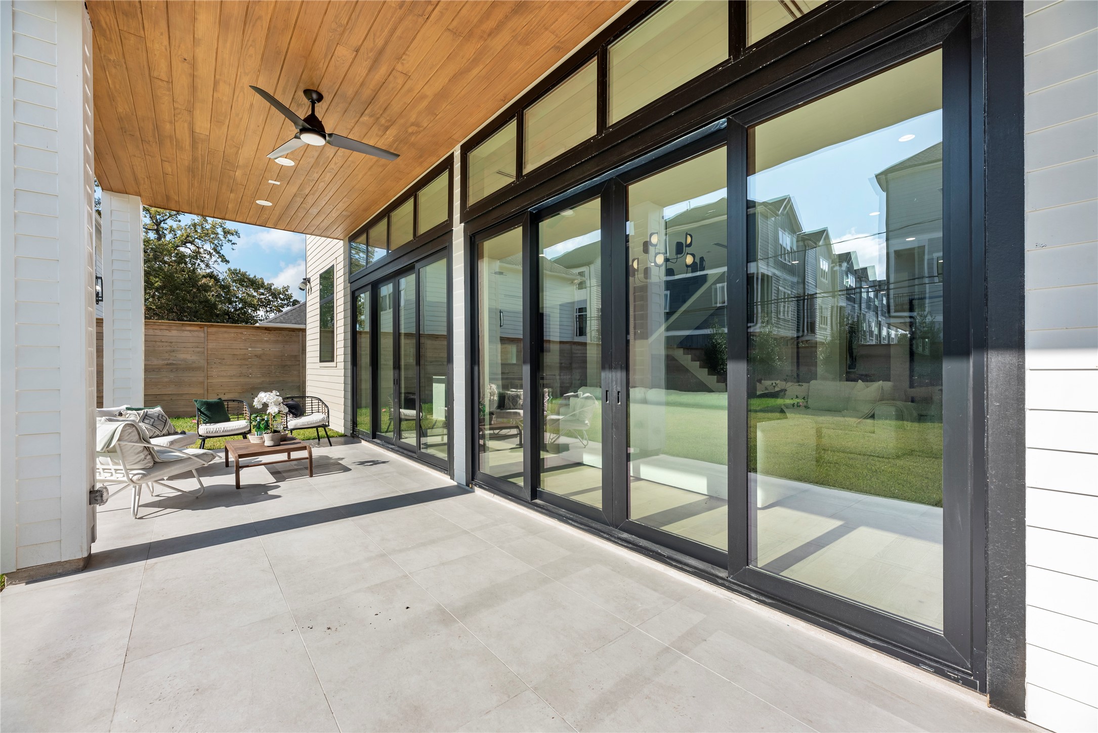 963 W 41st Street, Houston, TX 77018