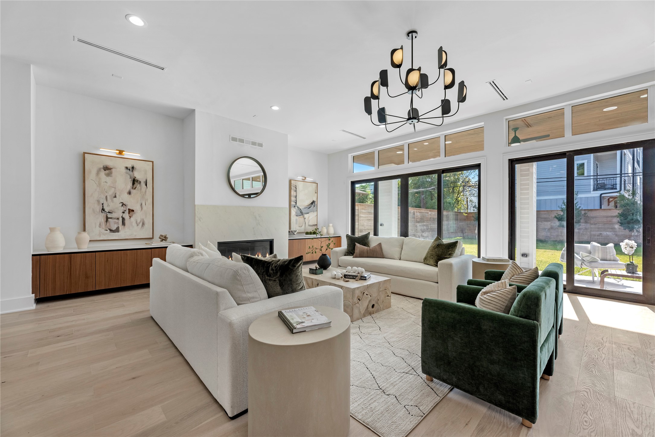 963 W 41st Street, Houston, TX 77018