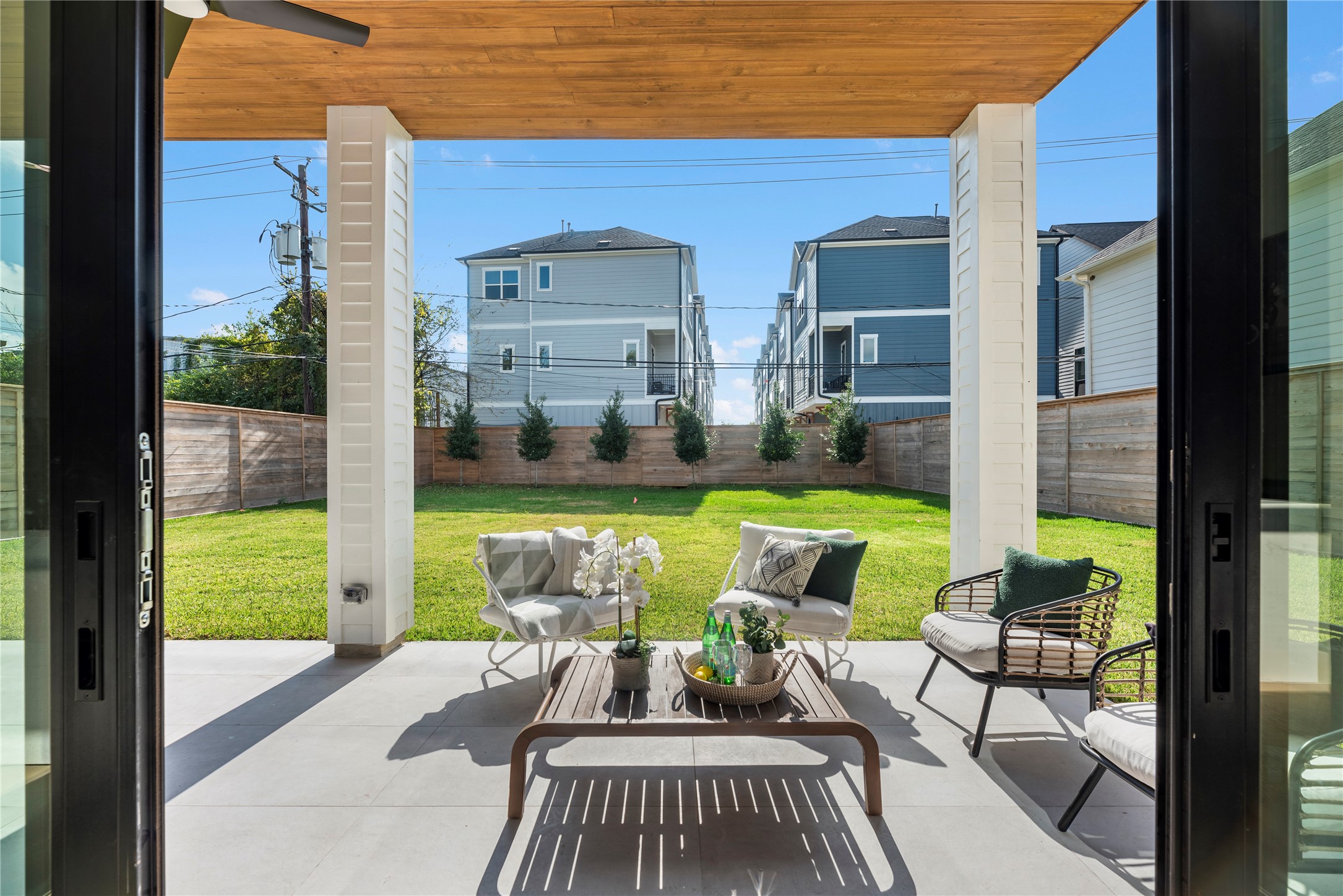 963 W 41st Street, Houston, TX 77018