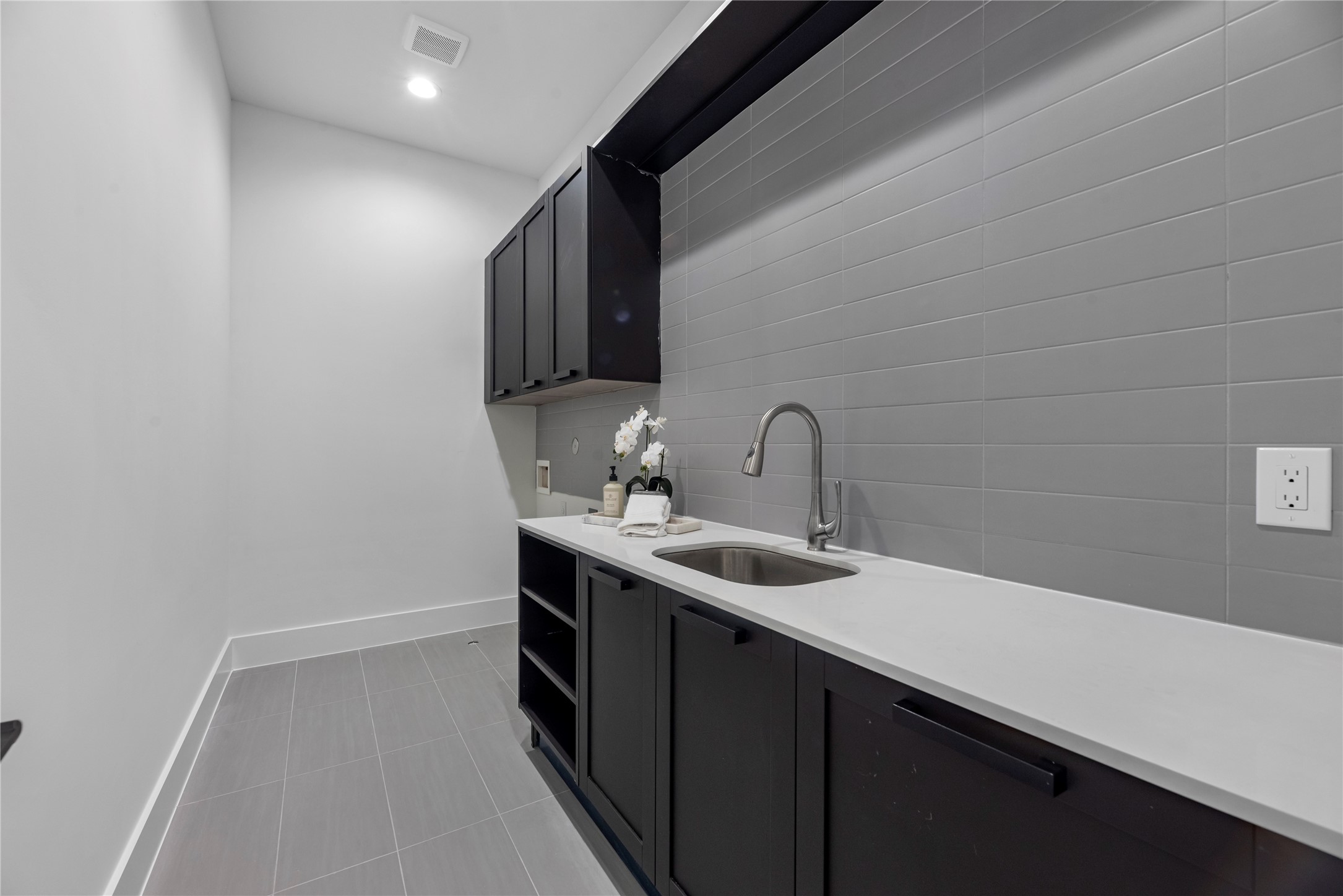 963 W 41st Street, Houston, TX 77018