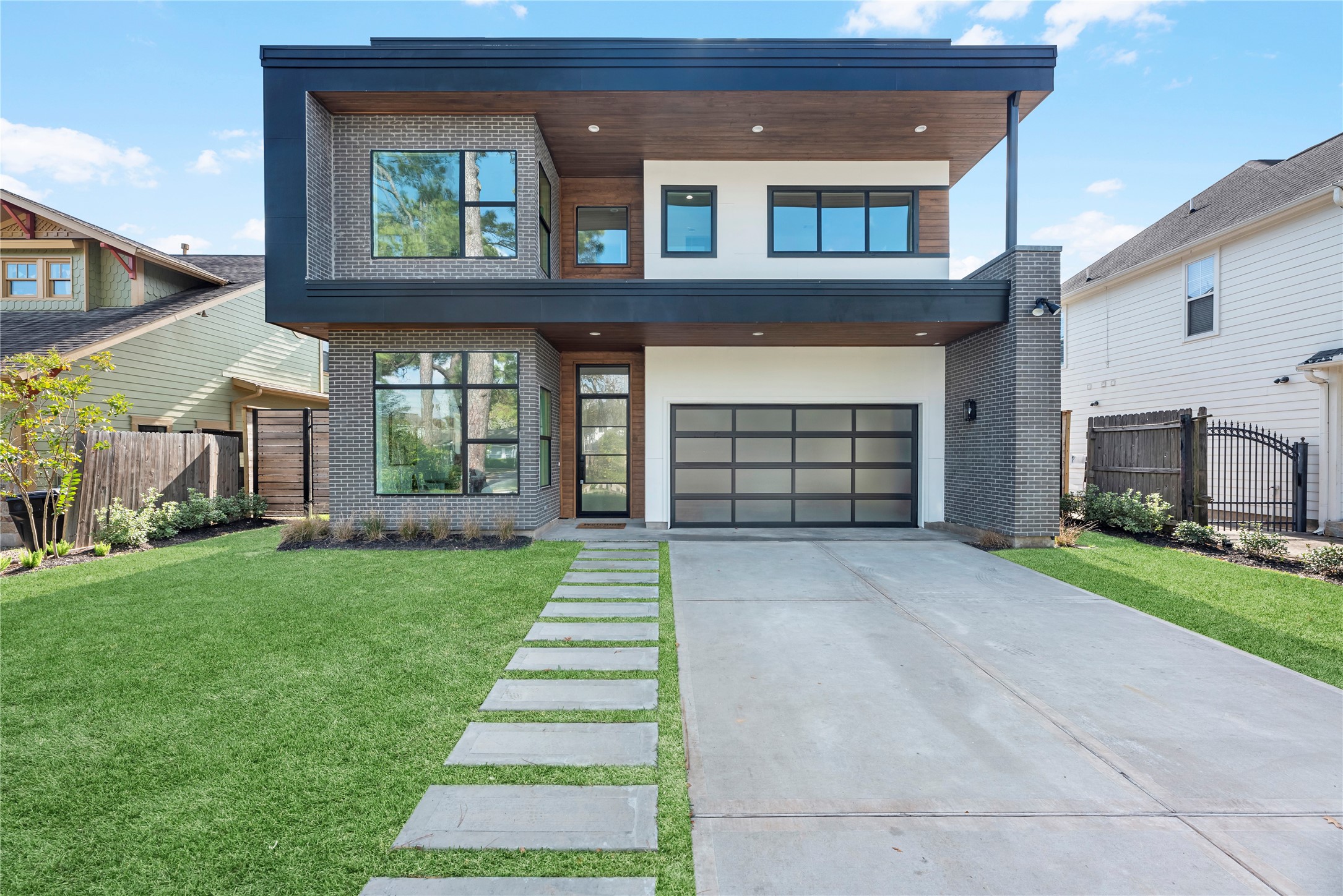 963 W 41st Street, Houston, TX 77018