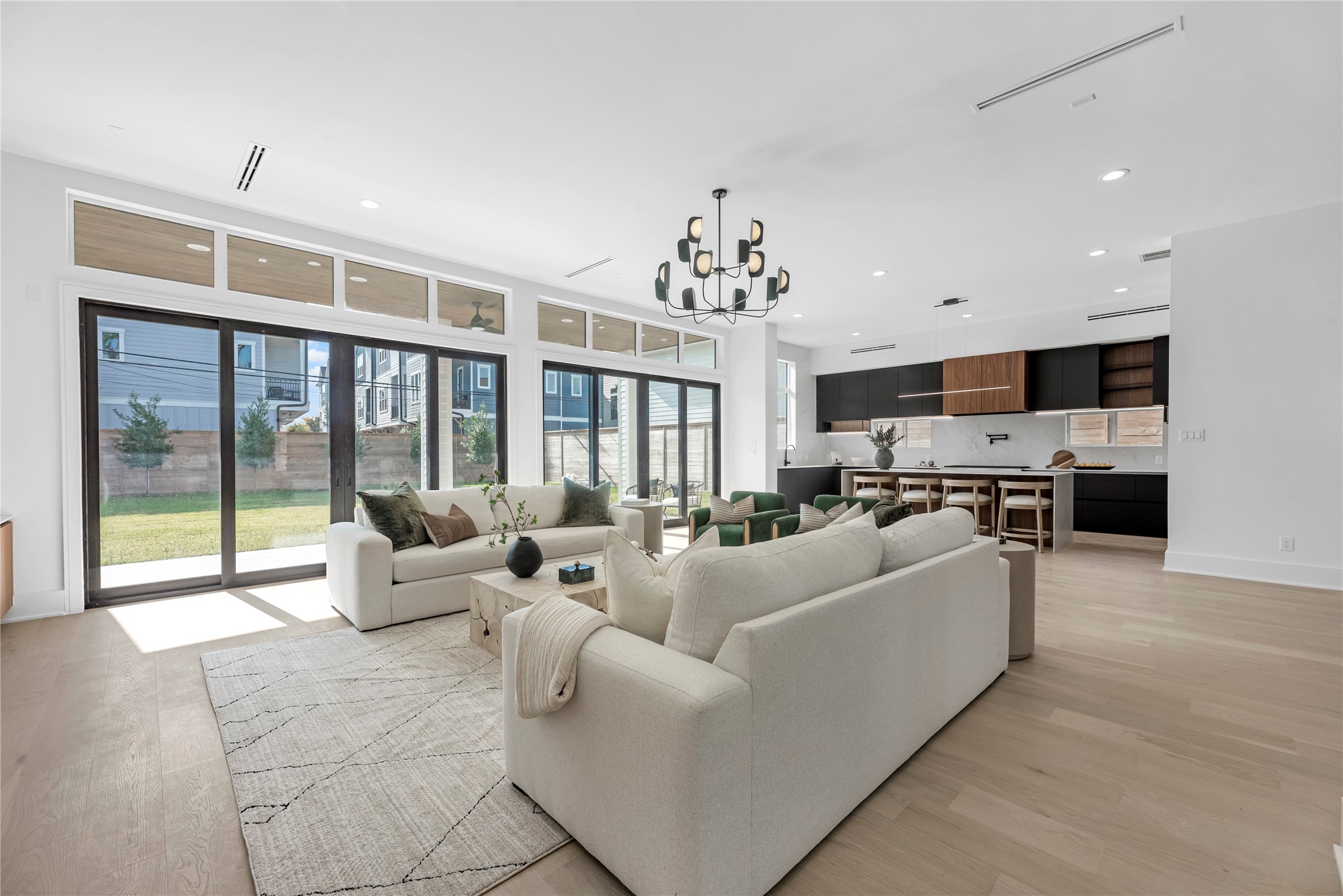 963 W 41st Street, Houston, TX 77018