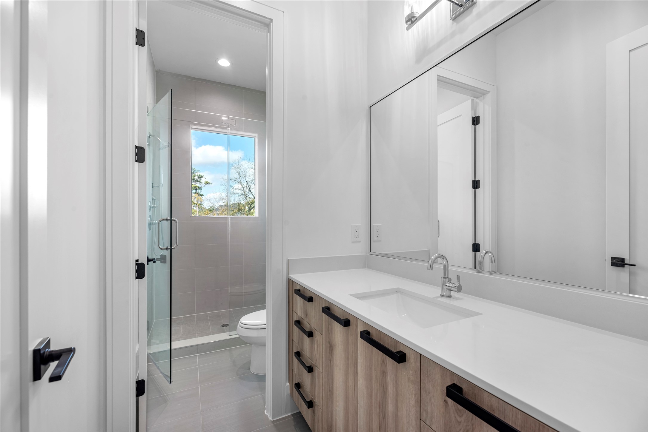 963 W 41st Street, Houston, TX 77018