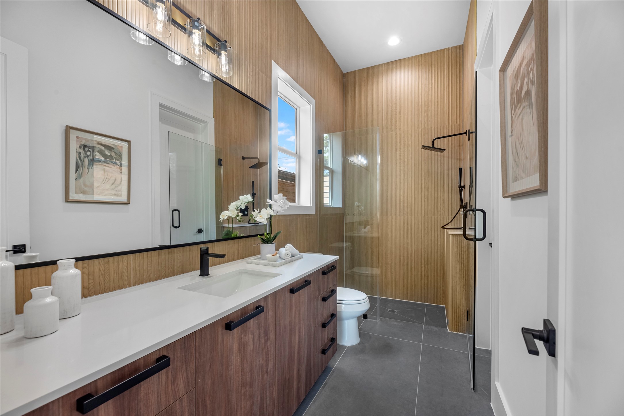 963 W 41st Street, Houston, TX 77018