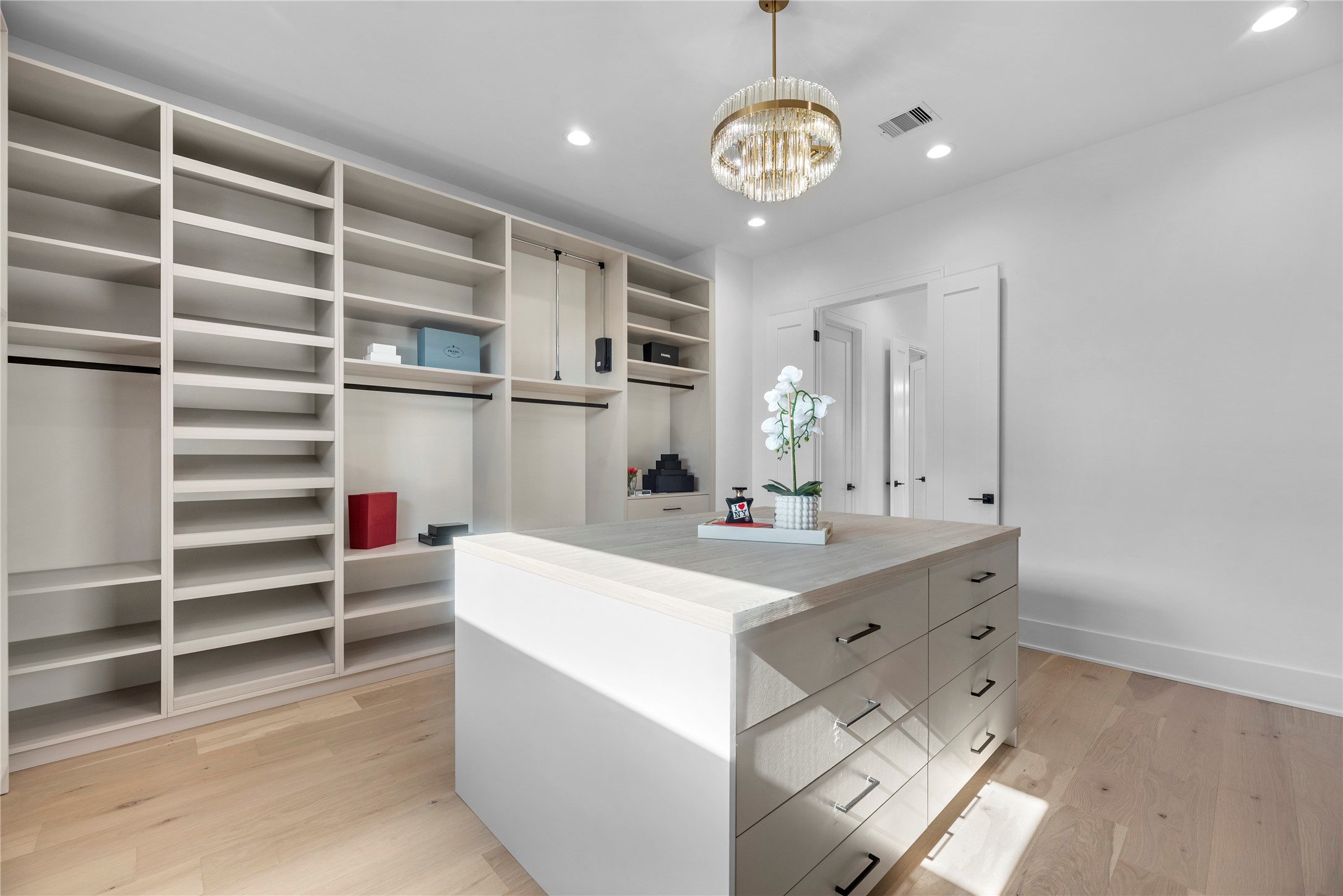 963 W 41st Street, Houston, TX 77018