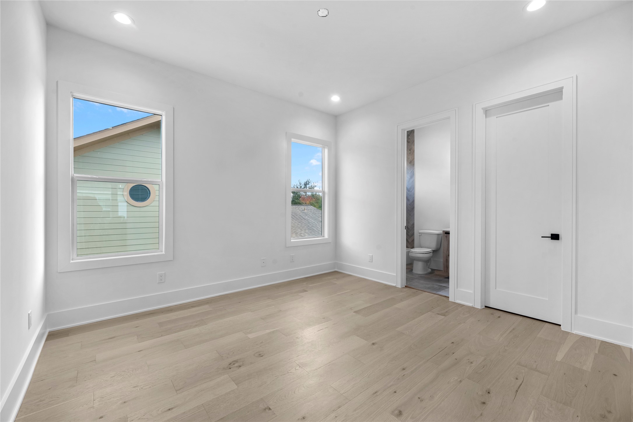 963 W 41st Street, Houston, TX 77018