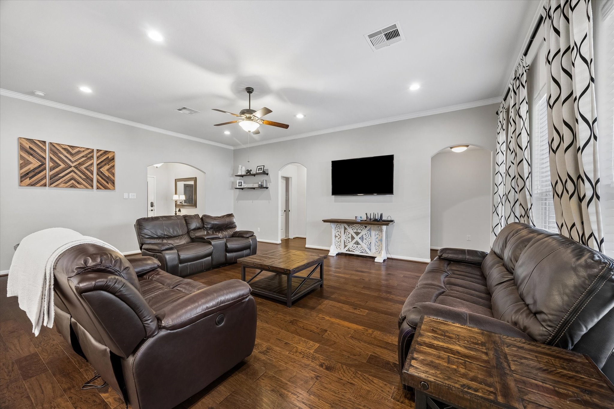 2005 Clatt Way, Conroe, TX 77301