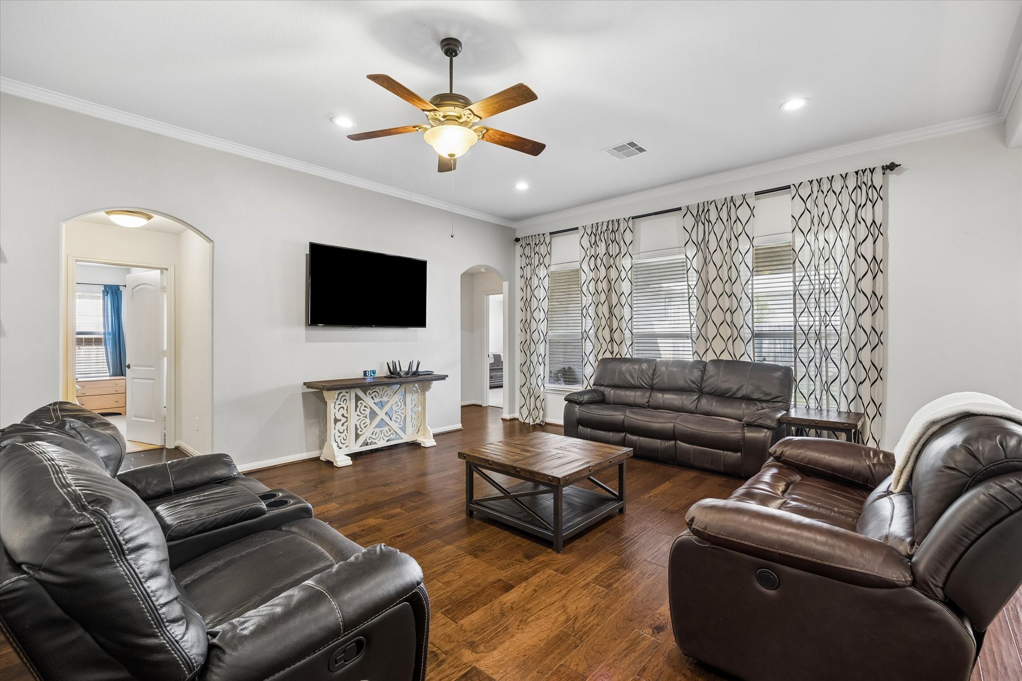 2005 Clatt Way, Conroe, TX 77301
