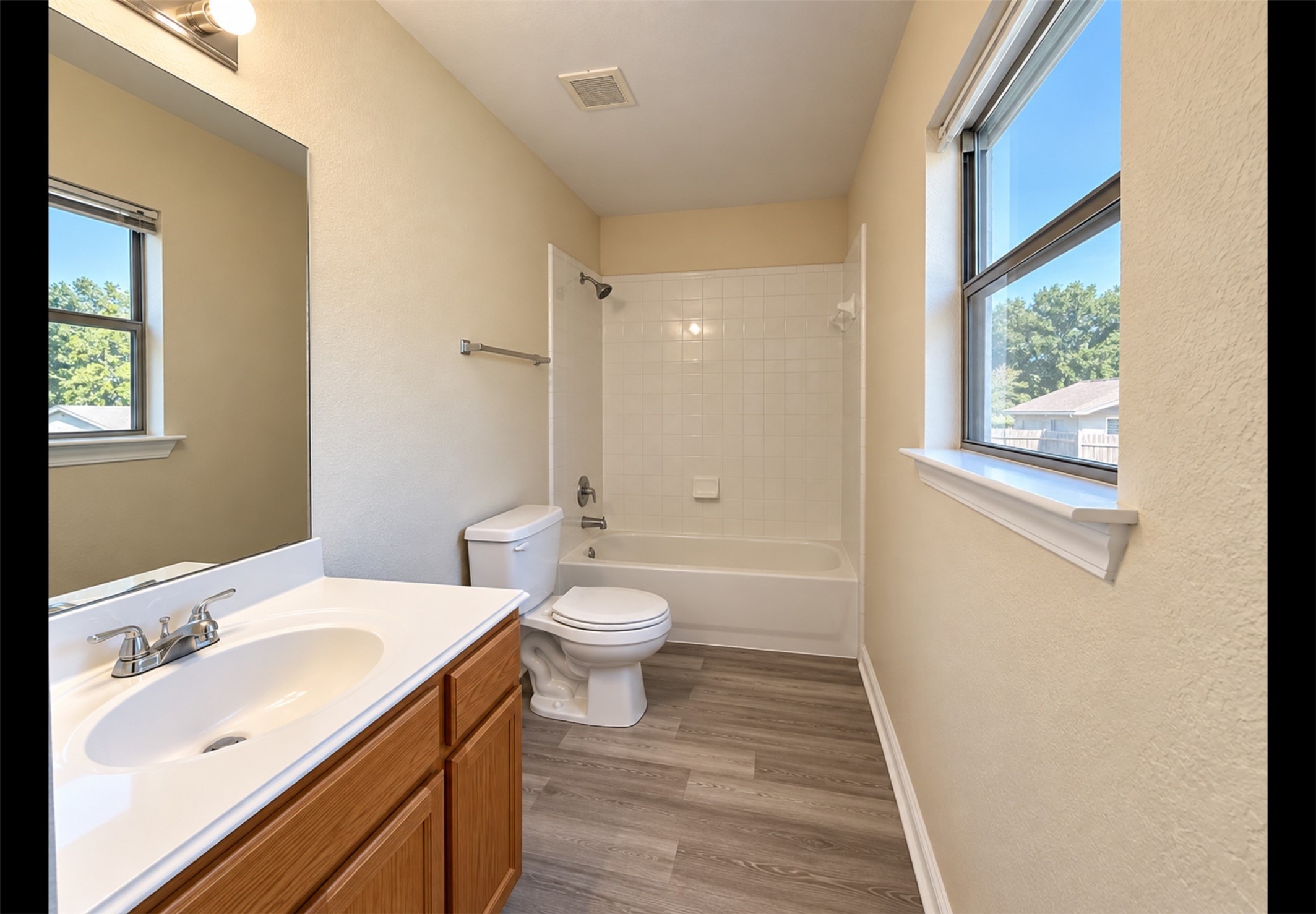 Guest bathroom - full size