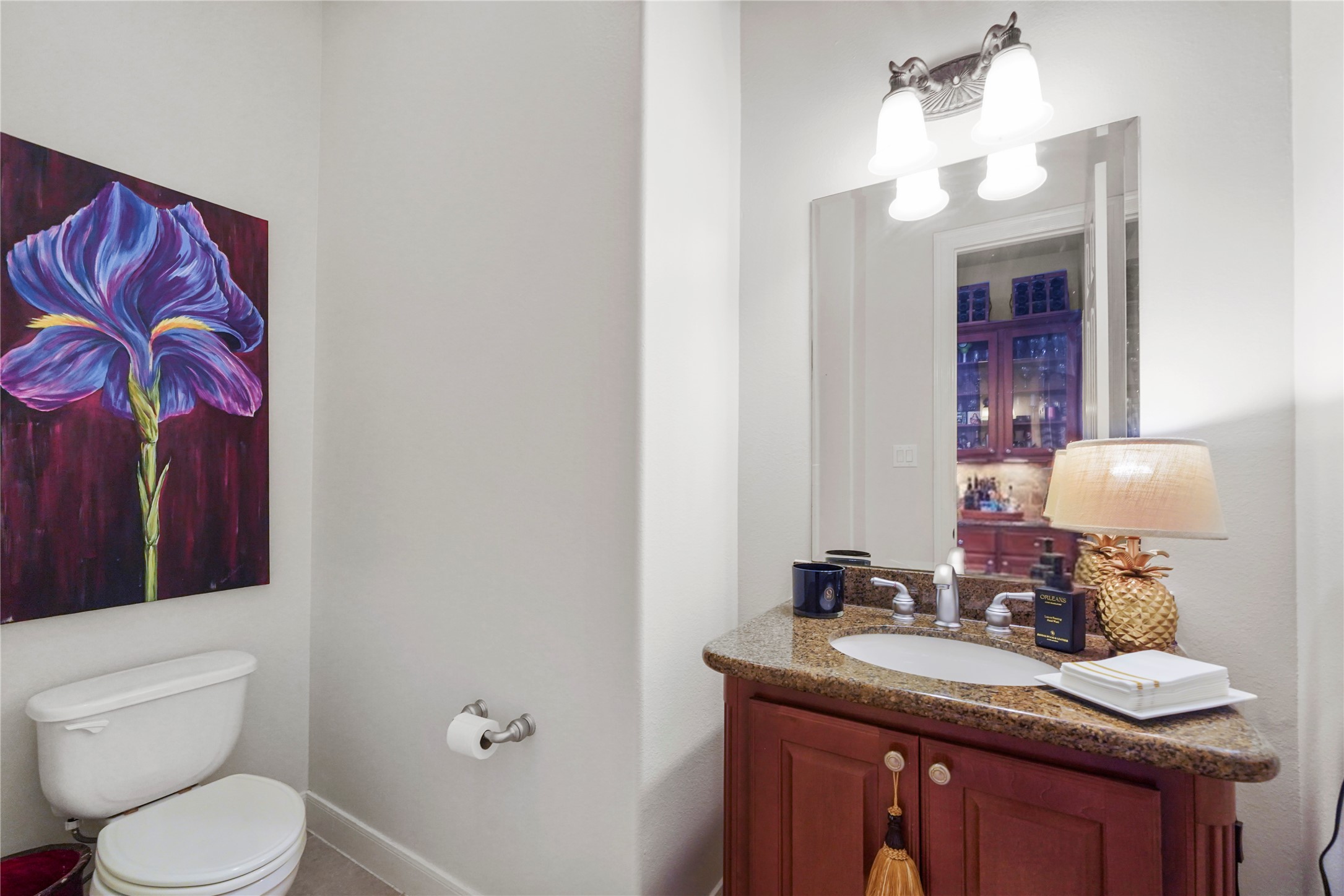 powder room. 1st floor