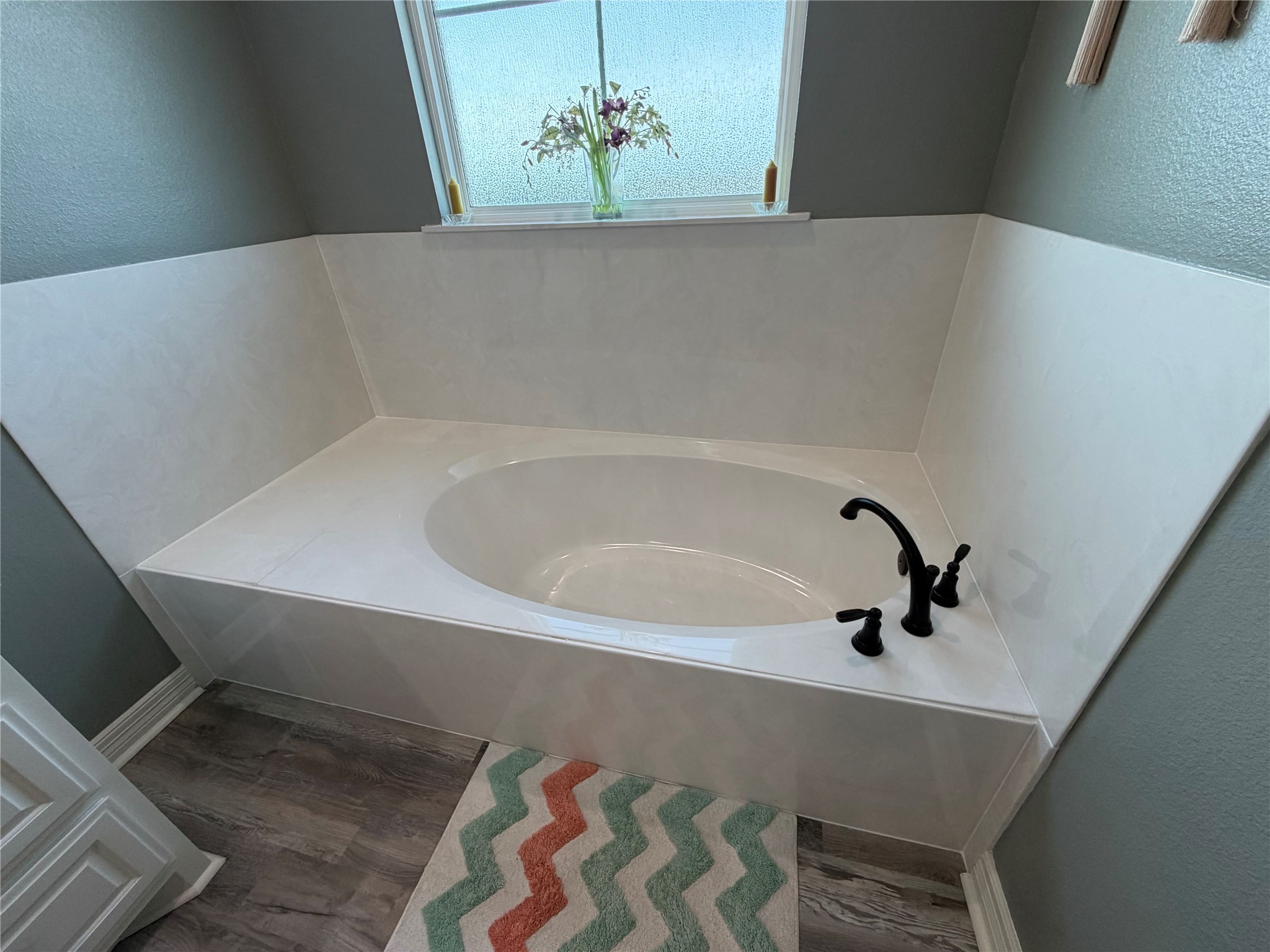 Huge soaking tub
