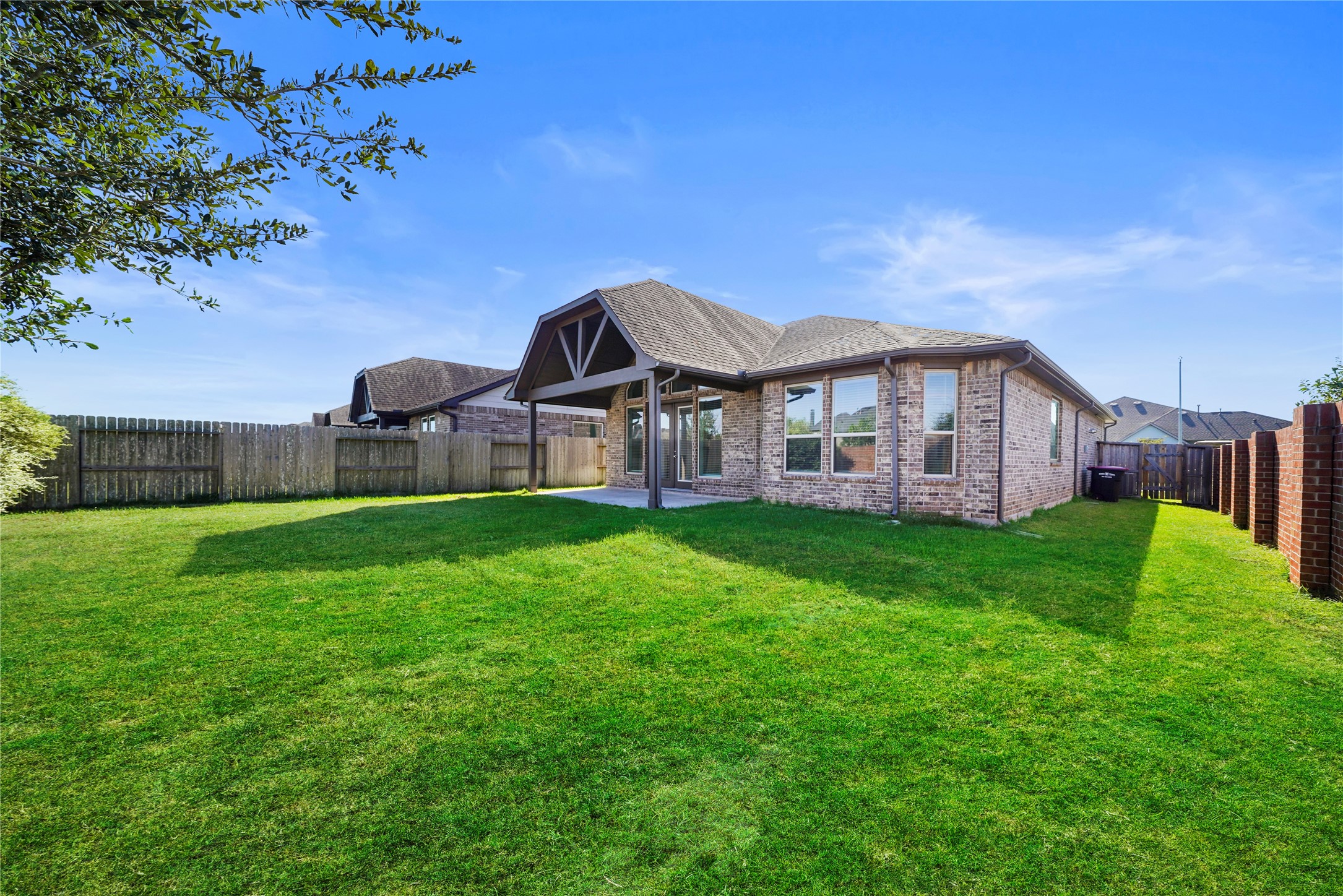 2446 Manor Valley Lane, Missouri City, TX 77459