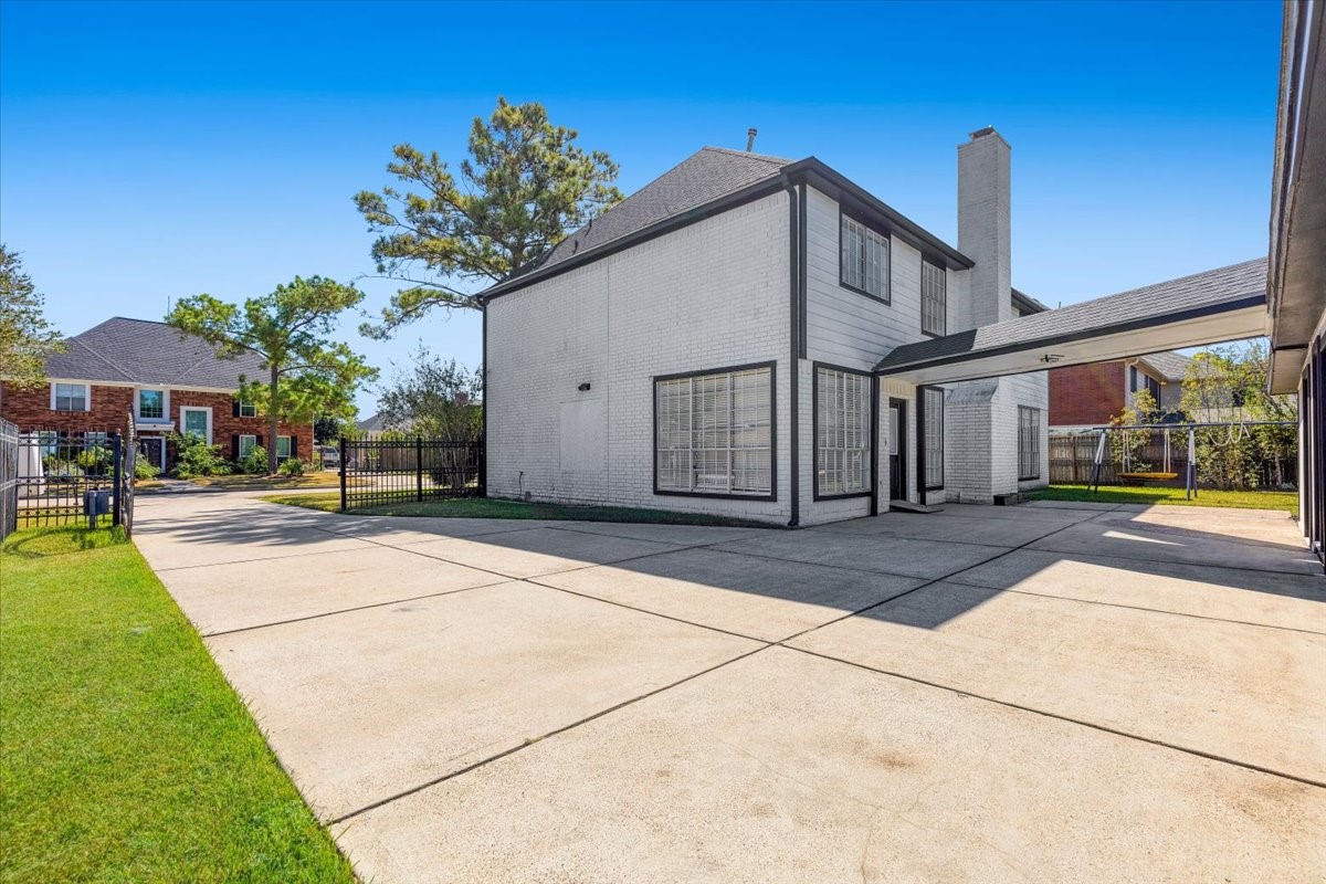 2112 Tipperary Drive, Pearland, TX 77581