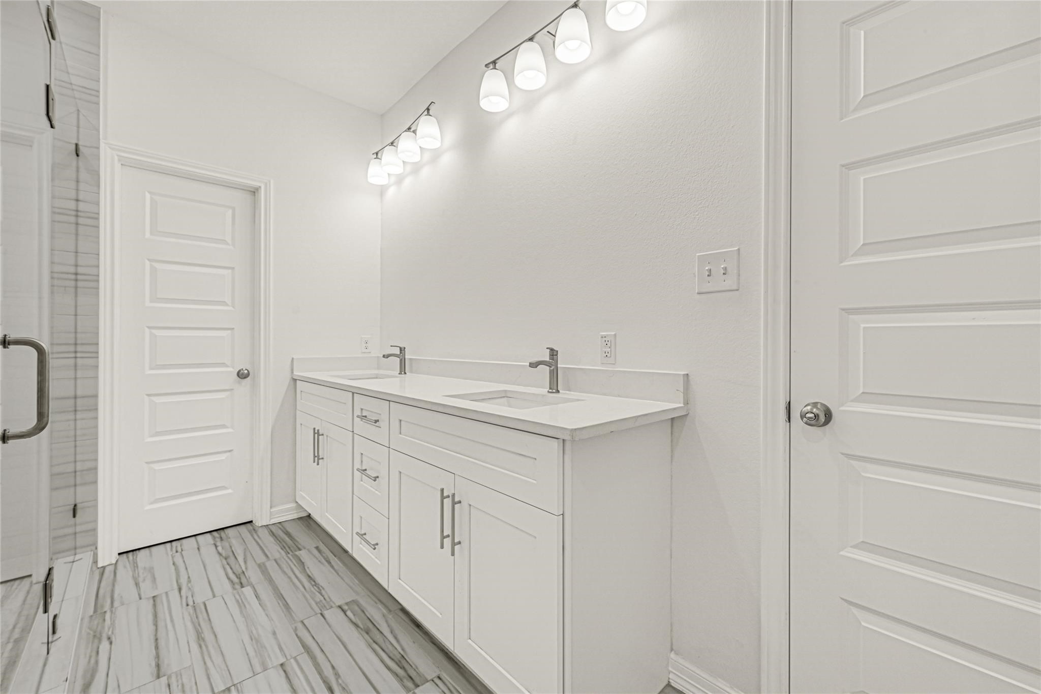 8630 Scott Street, Houston, TX 77051
