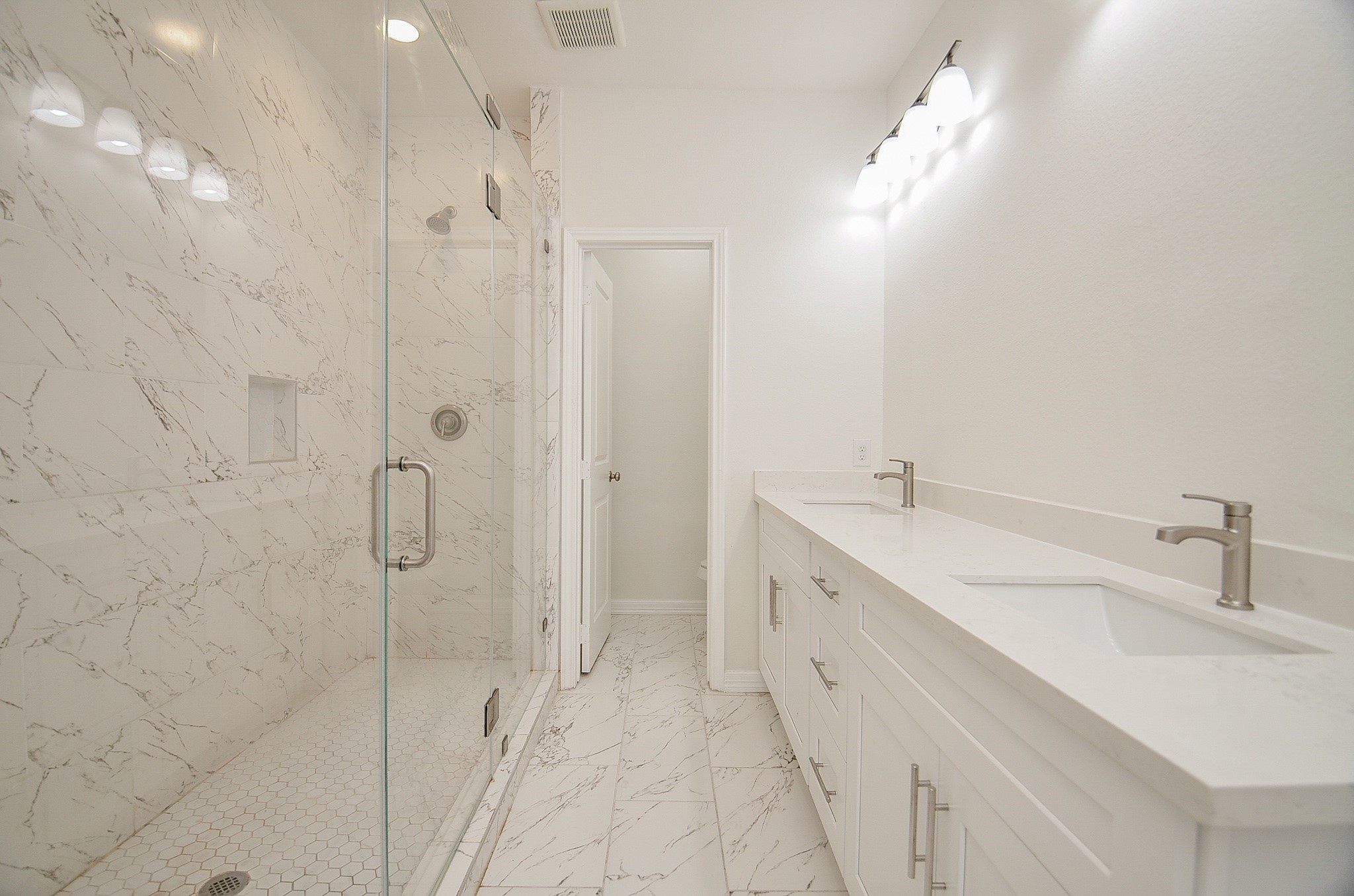 8630 Scott Street, Houston, TX 77051
