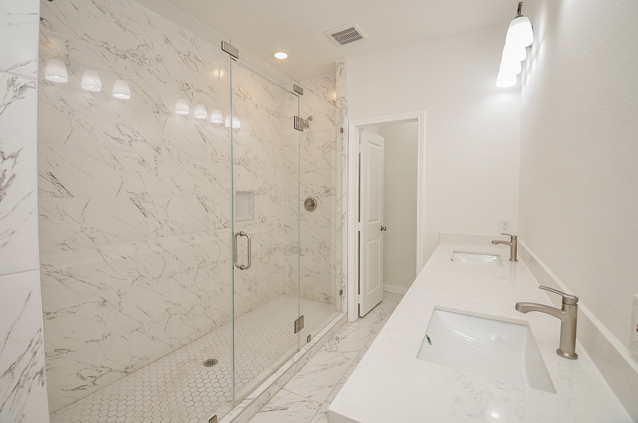 8630 Scott Street, Houston, TX 77051