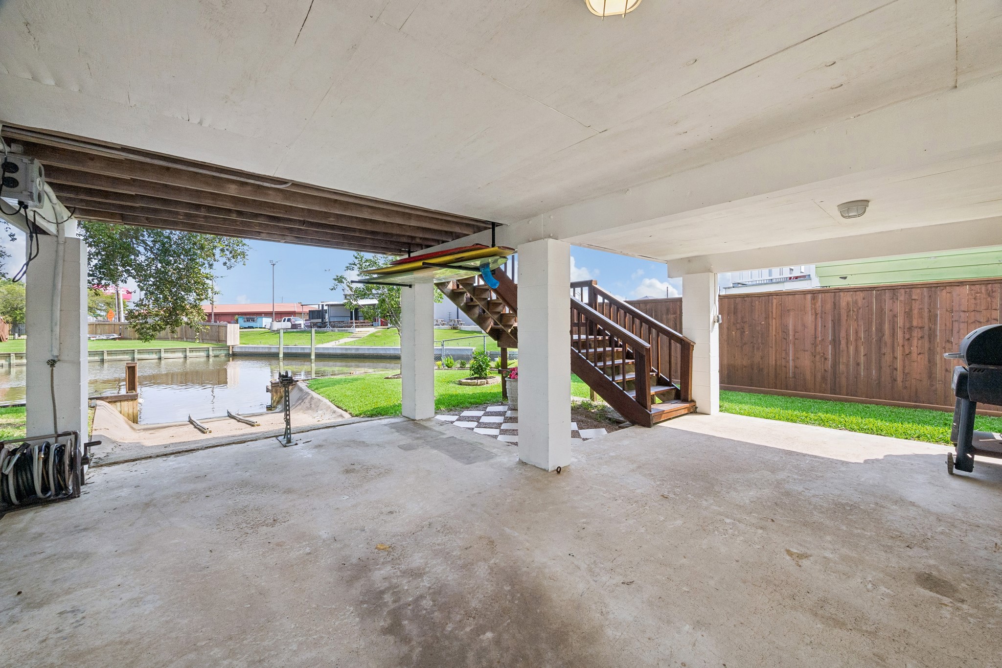 161 Barracuda Street, Hitchcock, TX 77563