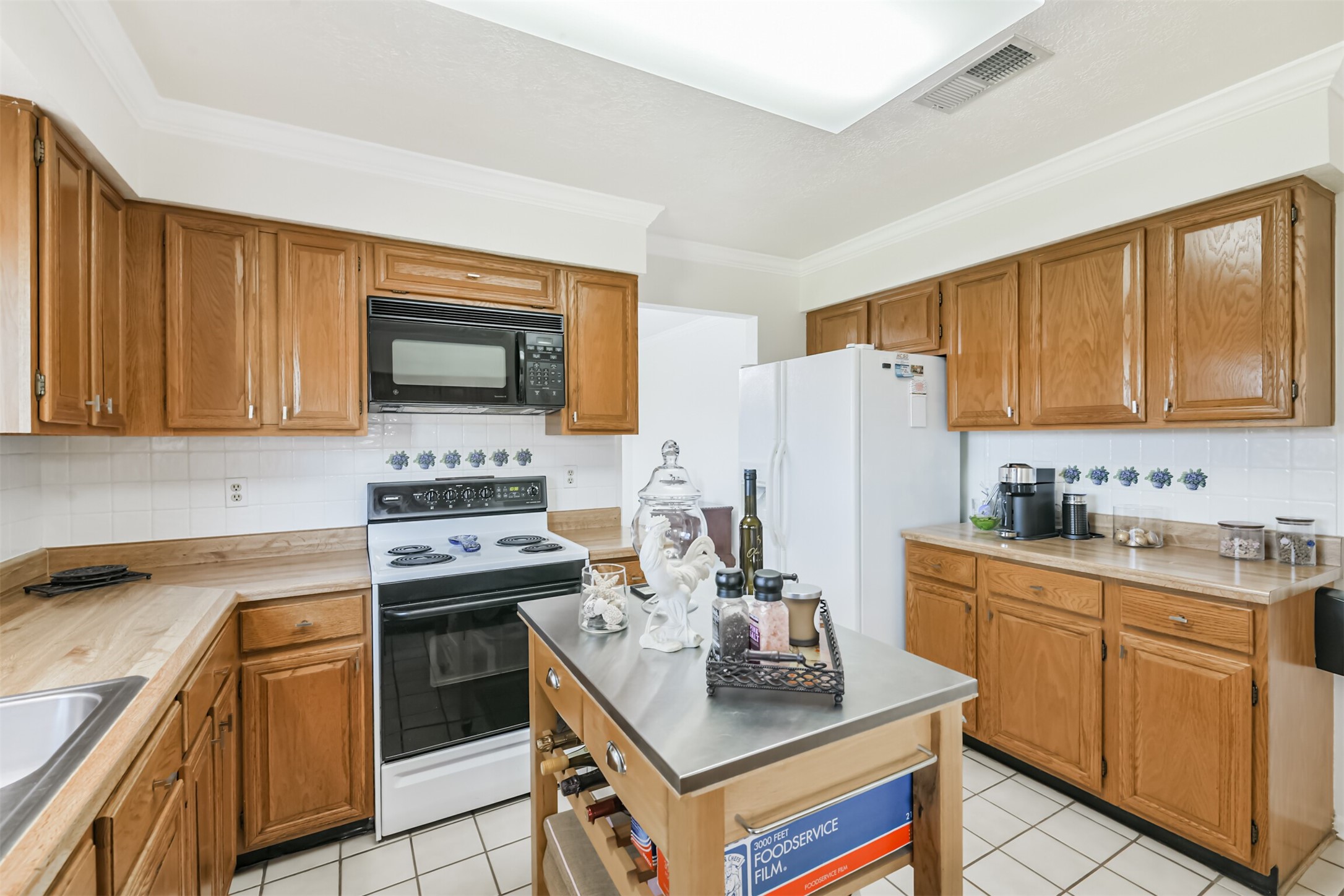 Kitchen with removable island