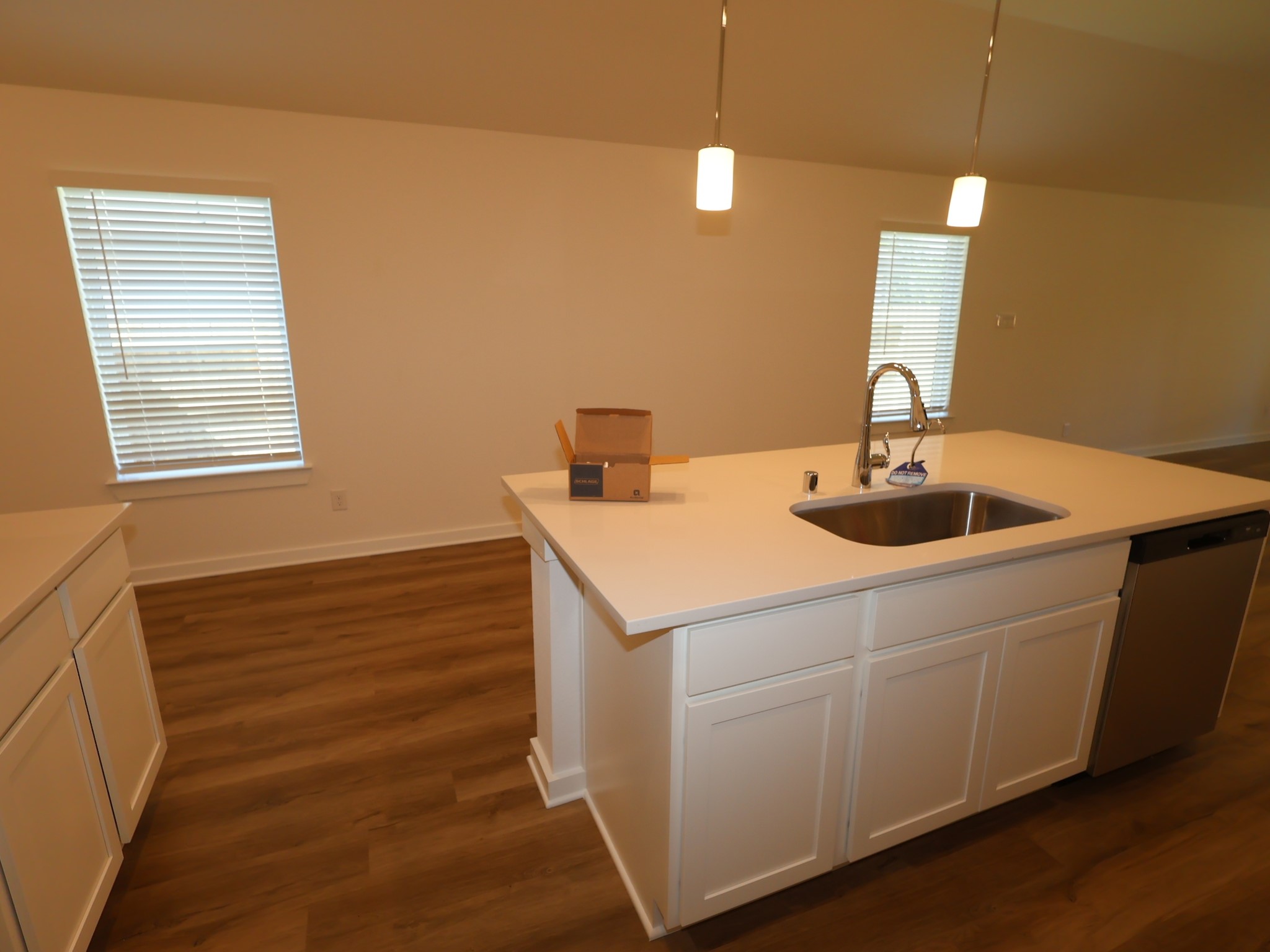 1033 Garnet Star Drive, La Marque, TX 77568
