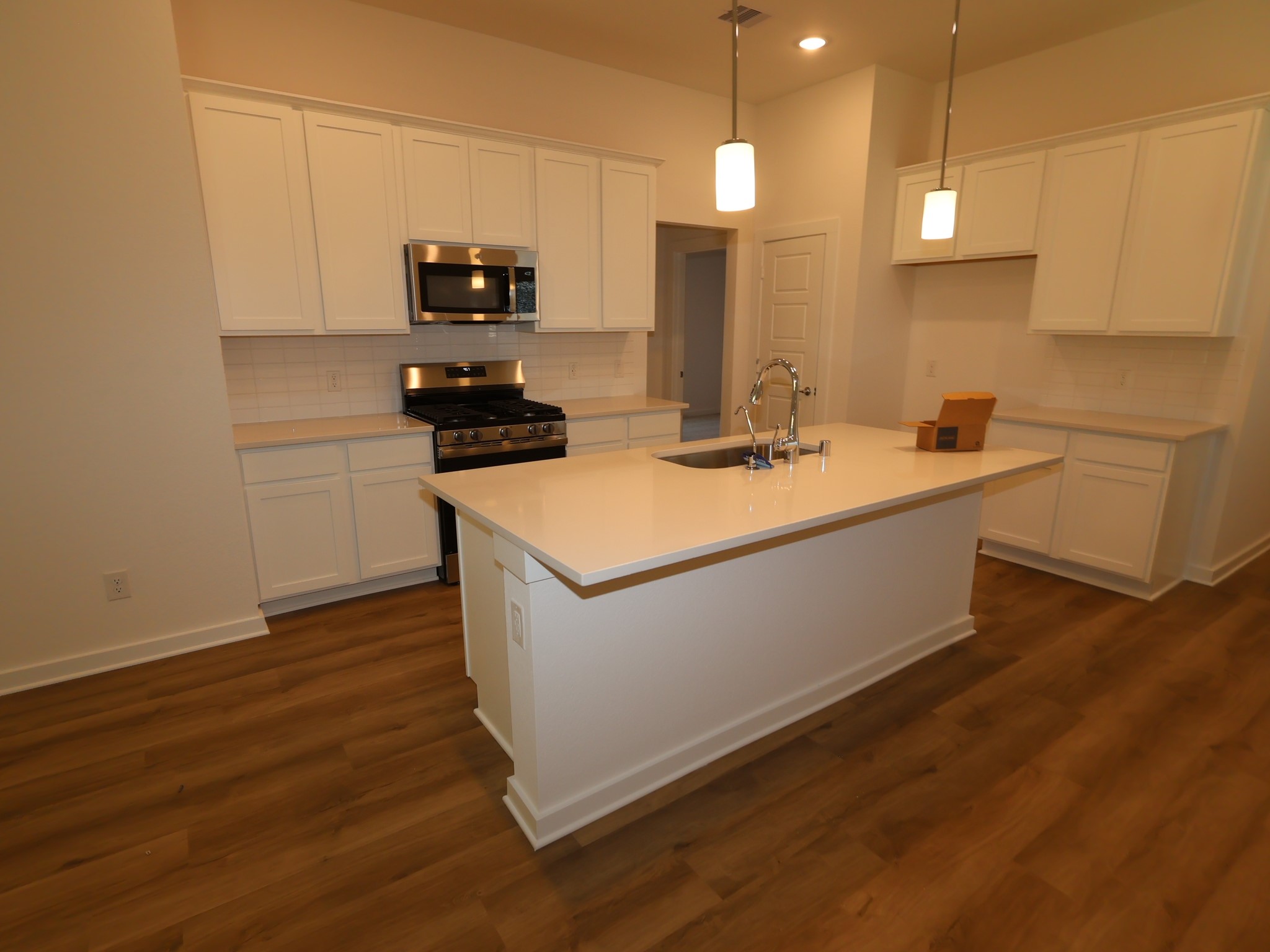 1033 Garnet Star Drive, La Marque, TX 77568