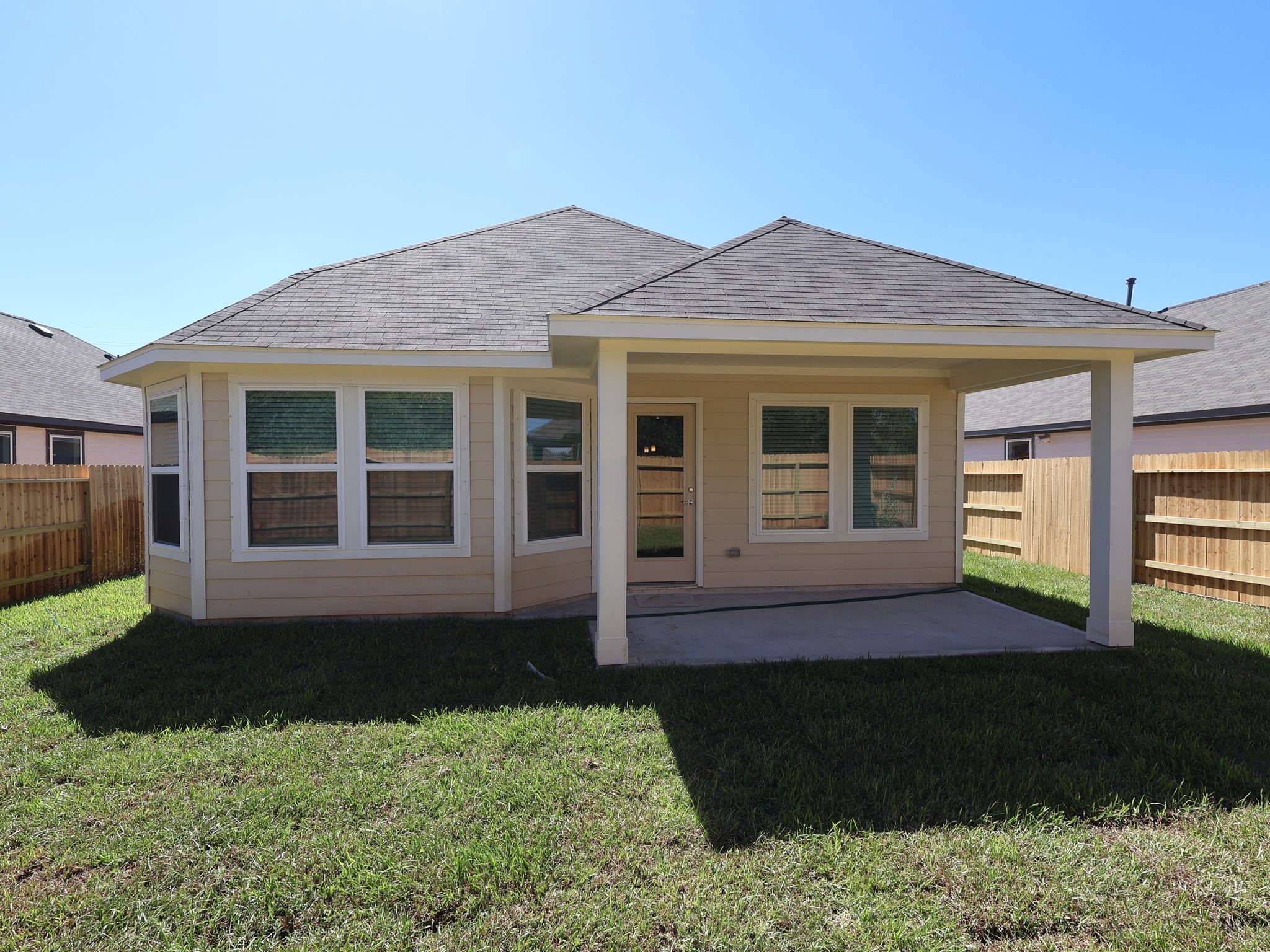 1033 Garnet Star Drive, La Marque, TX 77568