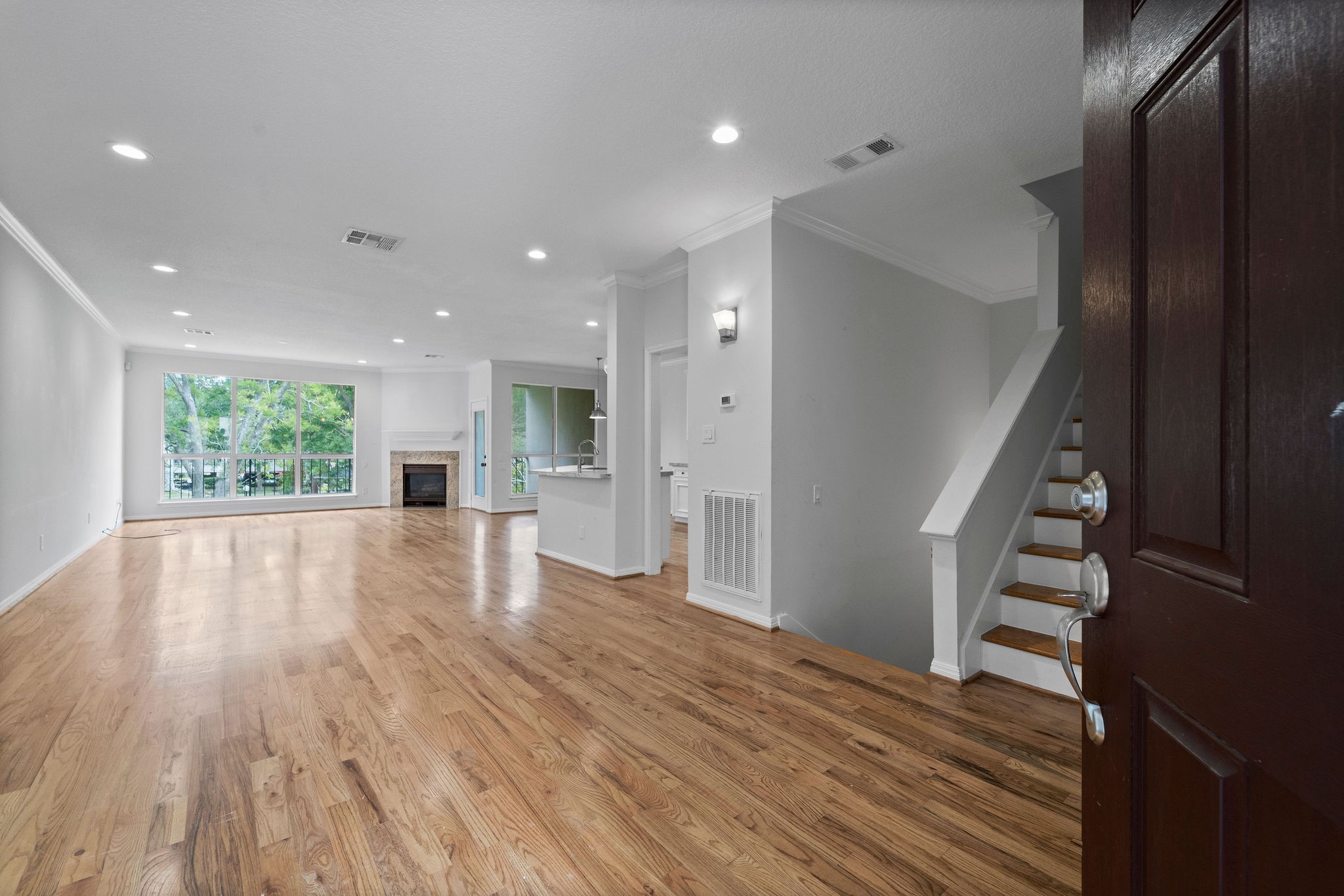 309 Lakeside Lane, Houston, TX 77058