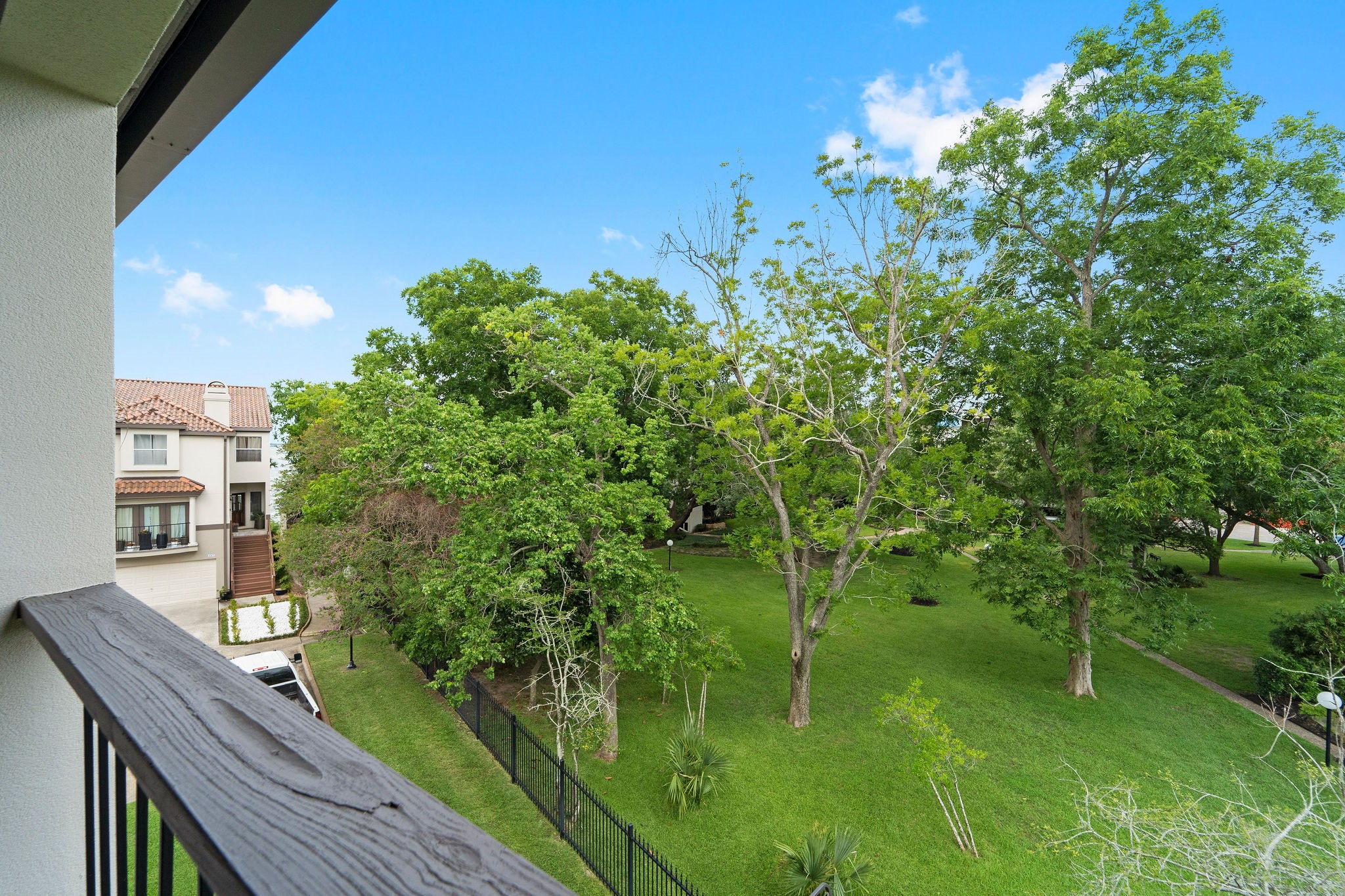 309 Lakeside Lane, Houston, TX 77058