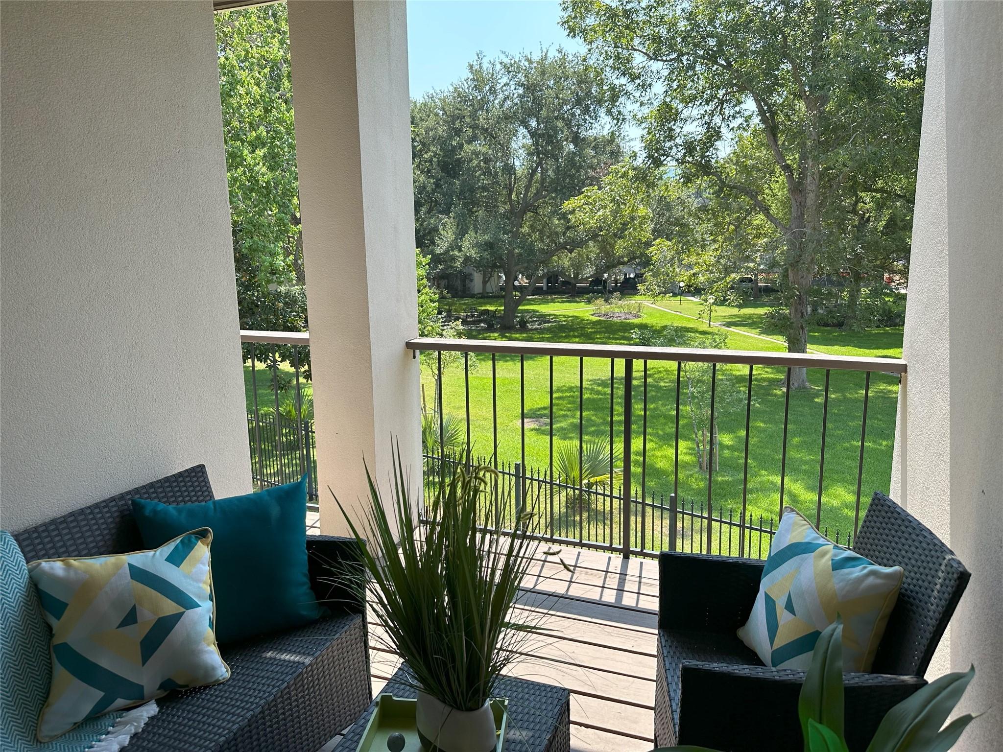 309 Lakeside Lane, Houston, TX 77058