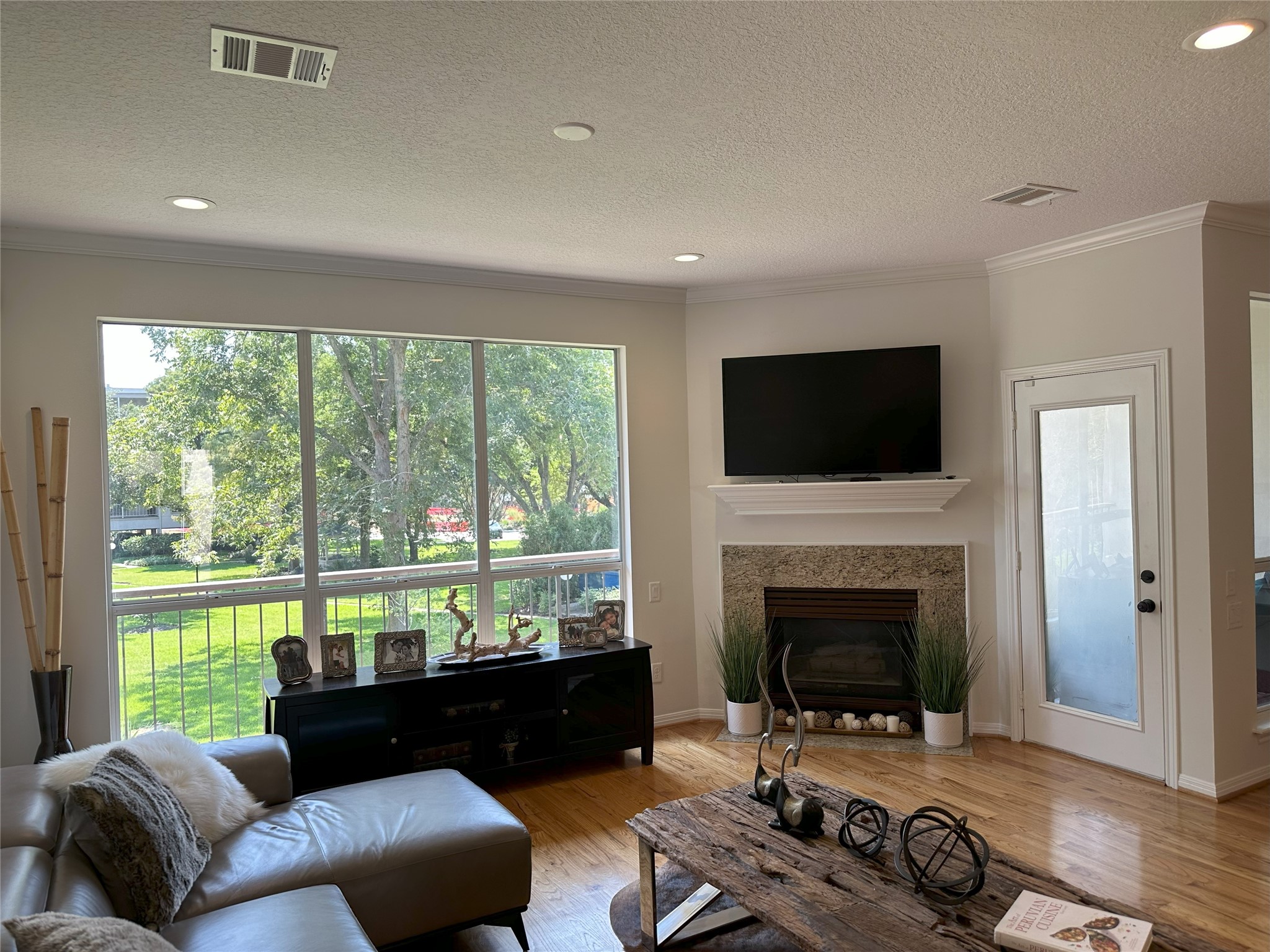 309 Lakeside Lane, Houston, TX 77058