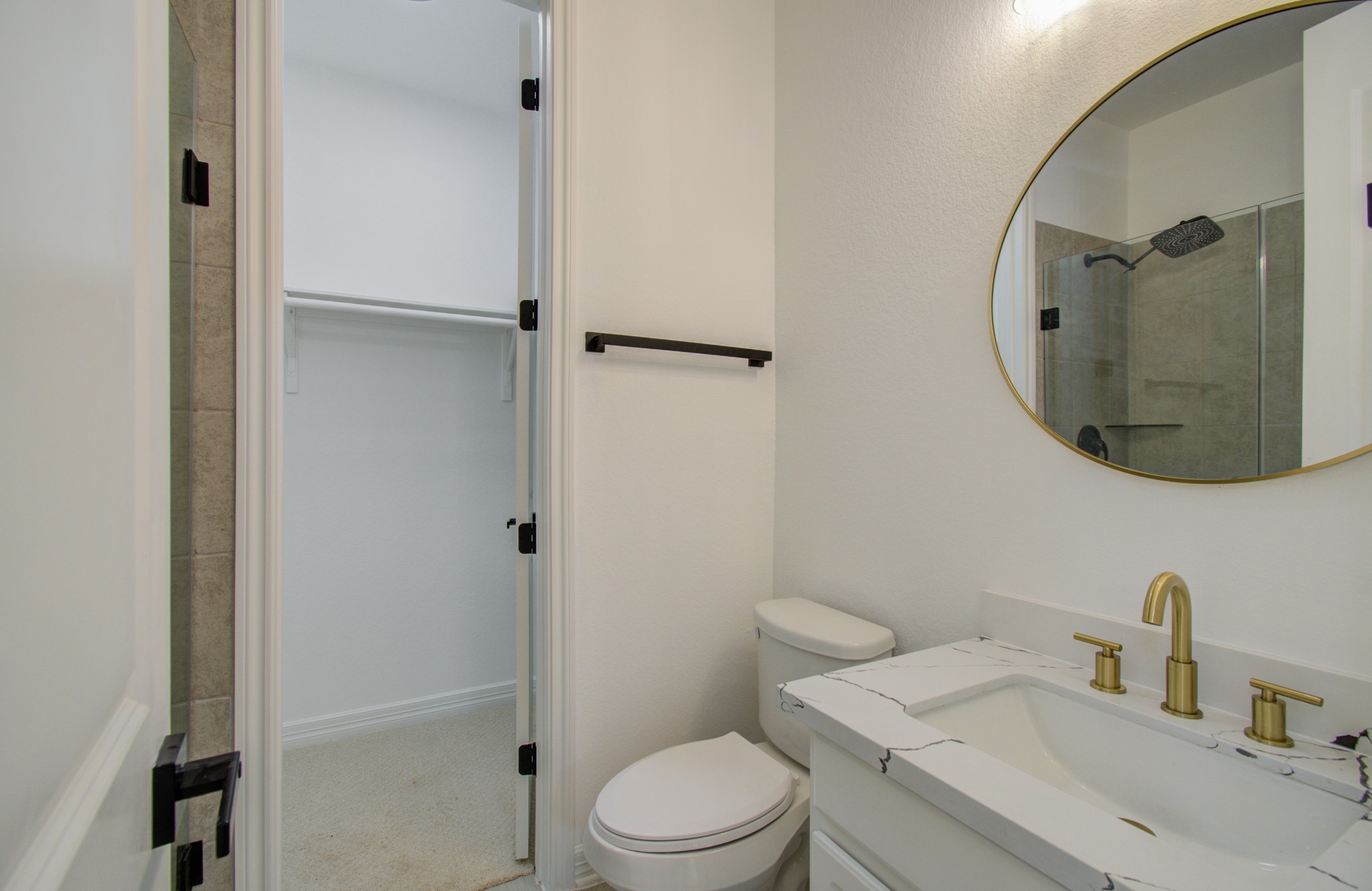 206 Cedar Creek Court, Pinehurst, TX 77362
