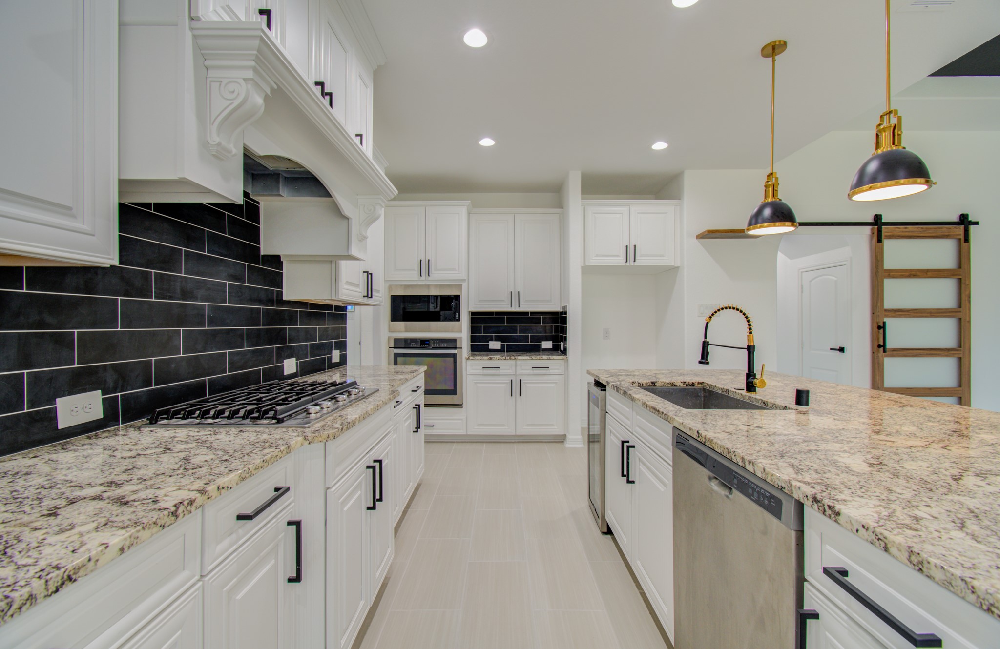 206 Cedar Creek Court, Pinehurst, TX 77362