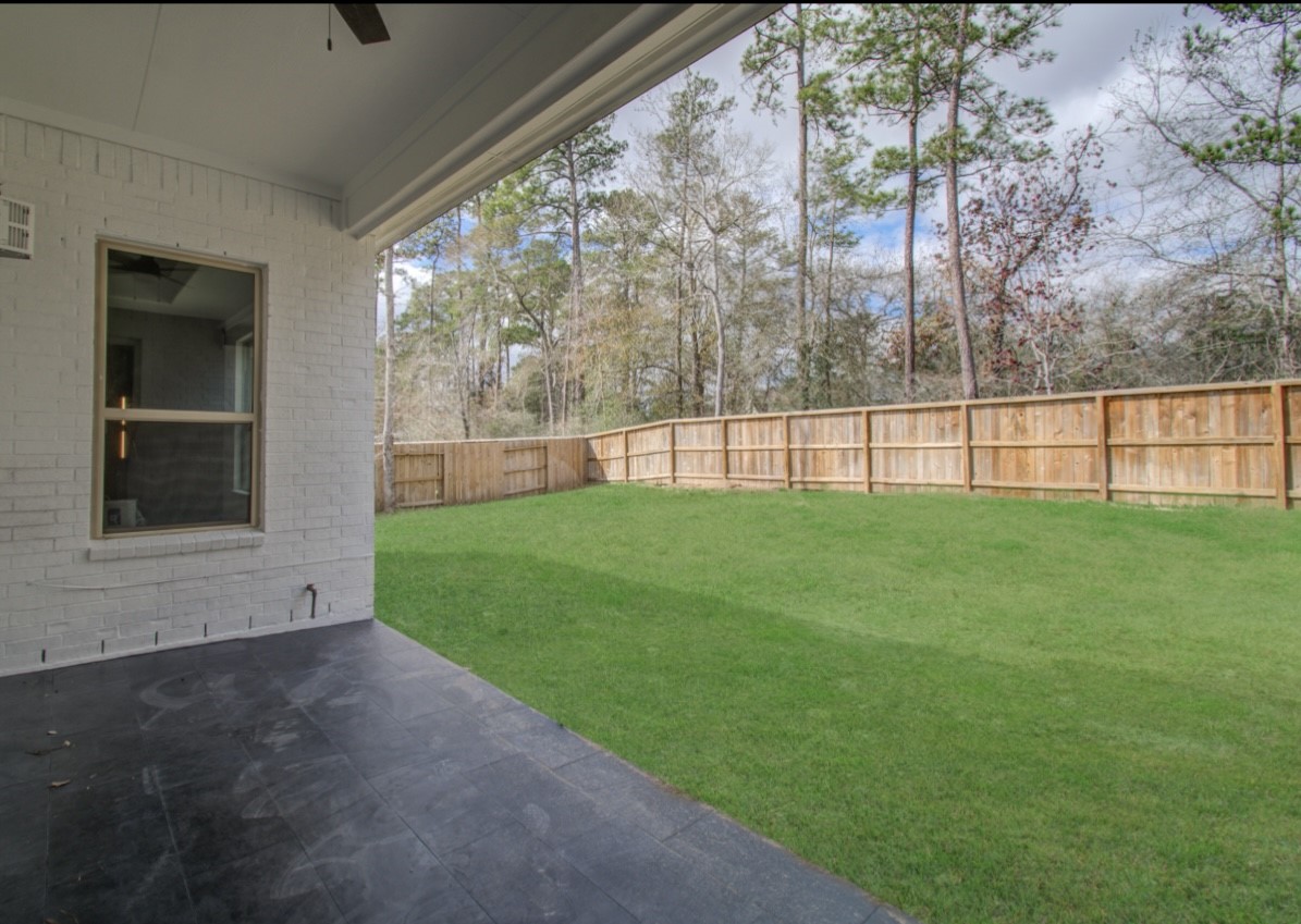 206 Cedar Creek Court, Pinehurst, TX 77362