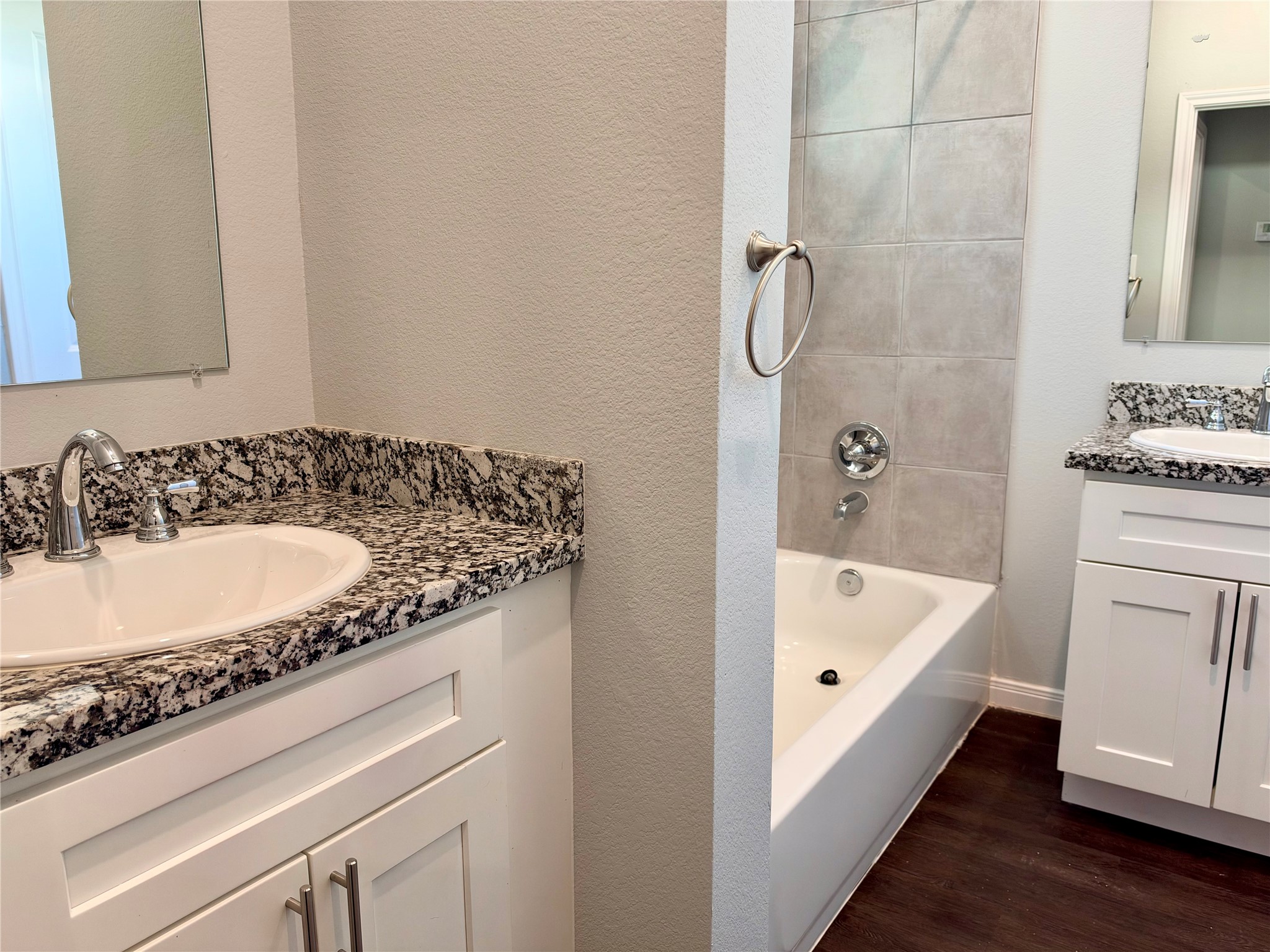 Bath with double sinks