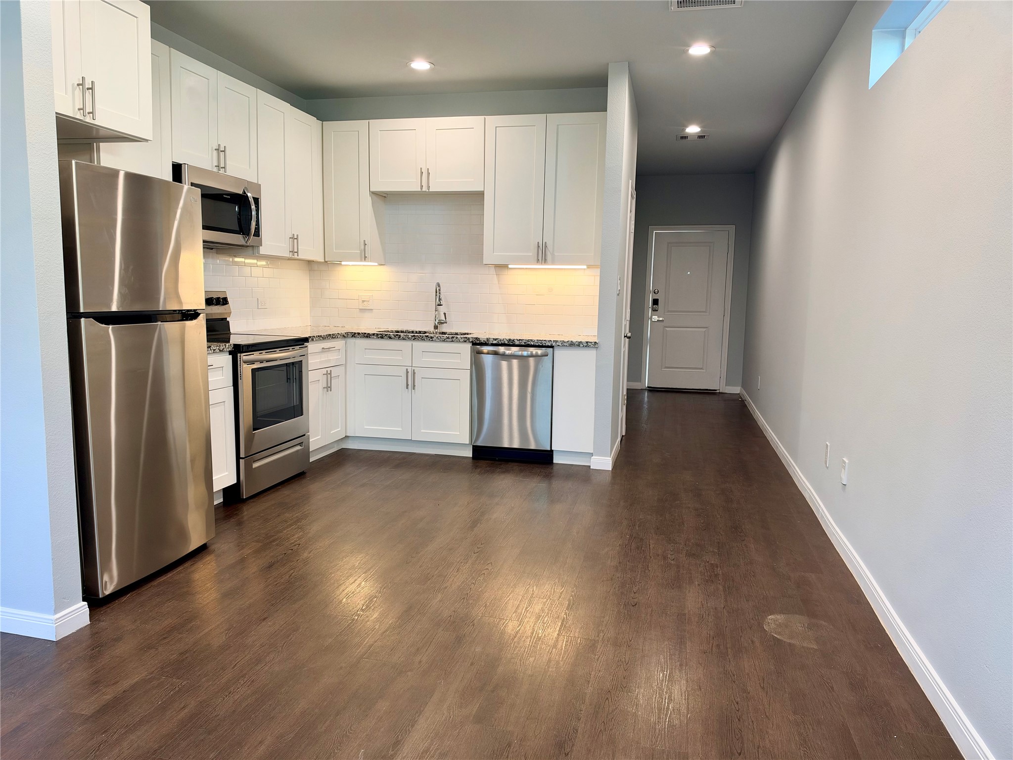 Kitchen - all appliances included