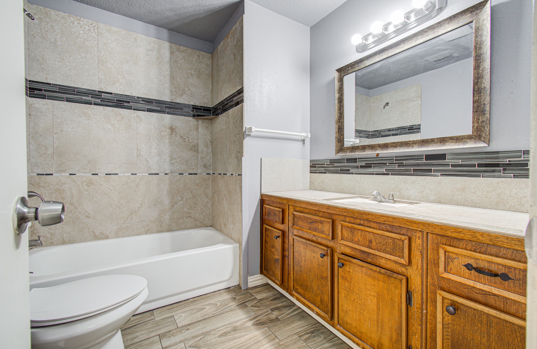 11910 Hunkler Drive, Houston, TX 77047